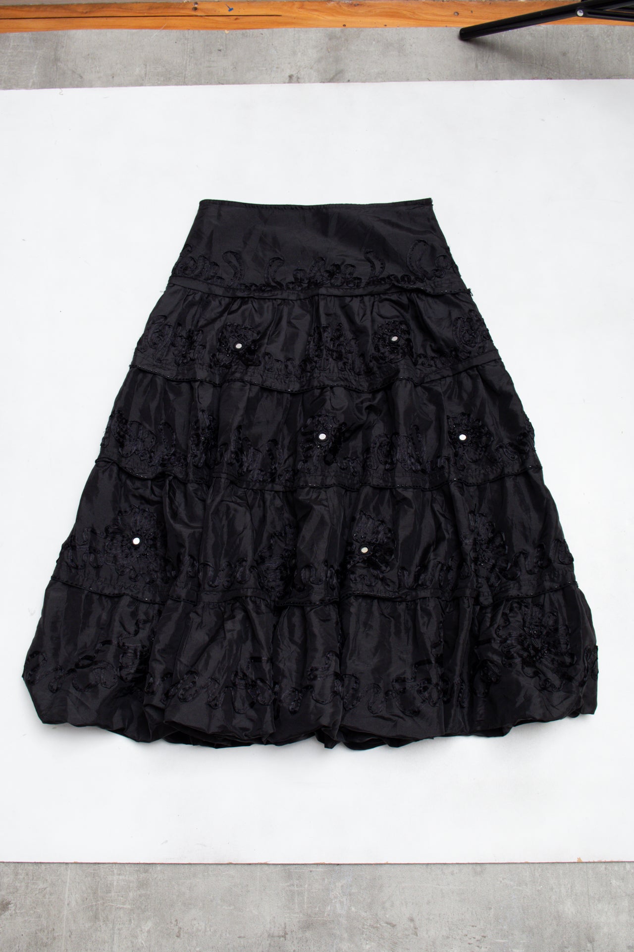 #133 d Skirt Black | c. 193 | Size 4/6