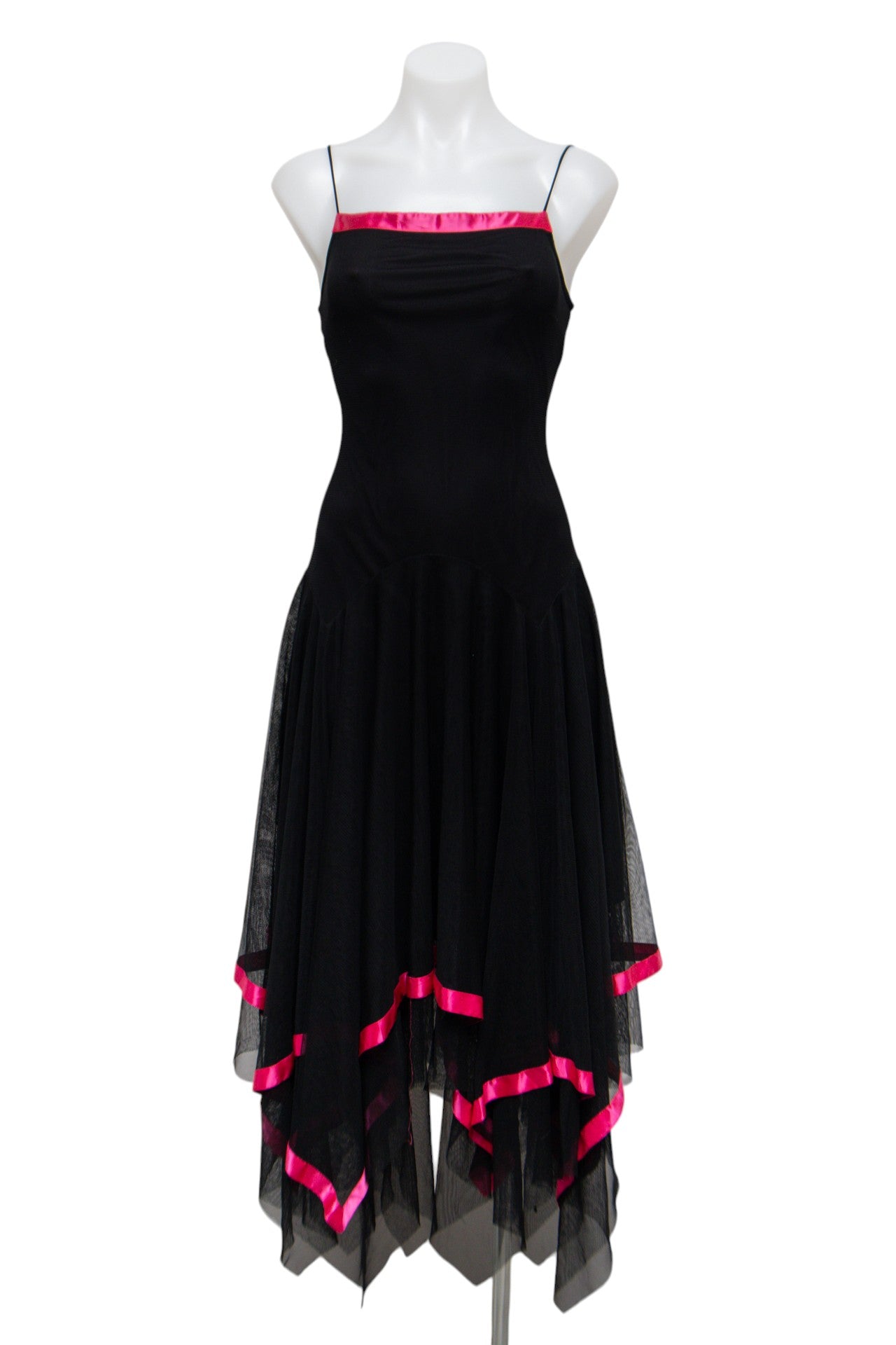#155 Suzy Black | c. 180 | Size 8
