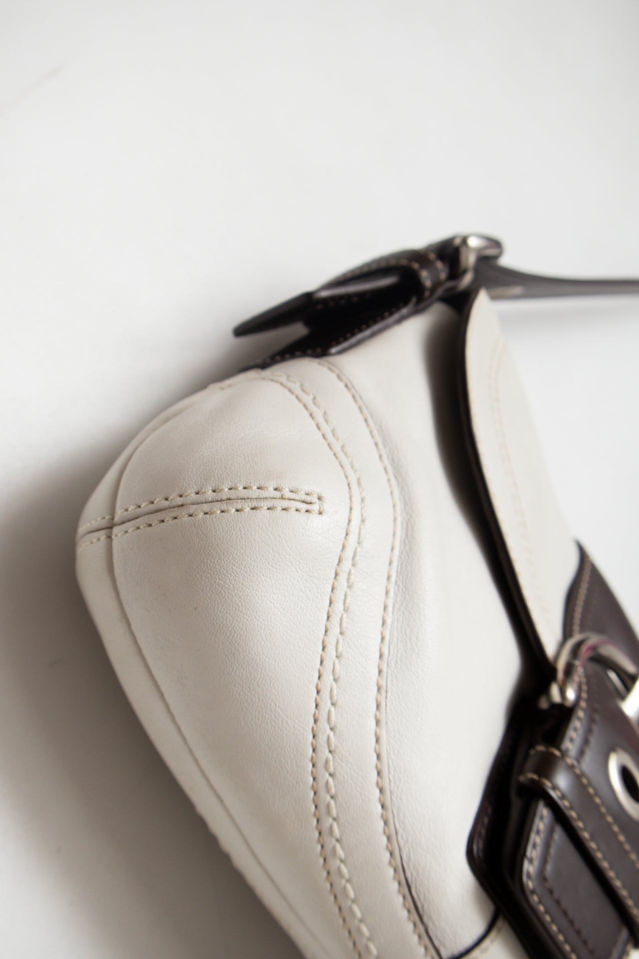 # Coach Shoulder Bag White | c. | Size
