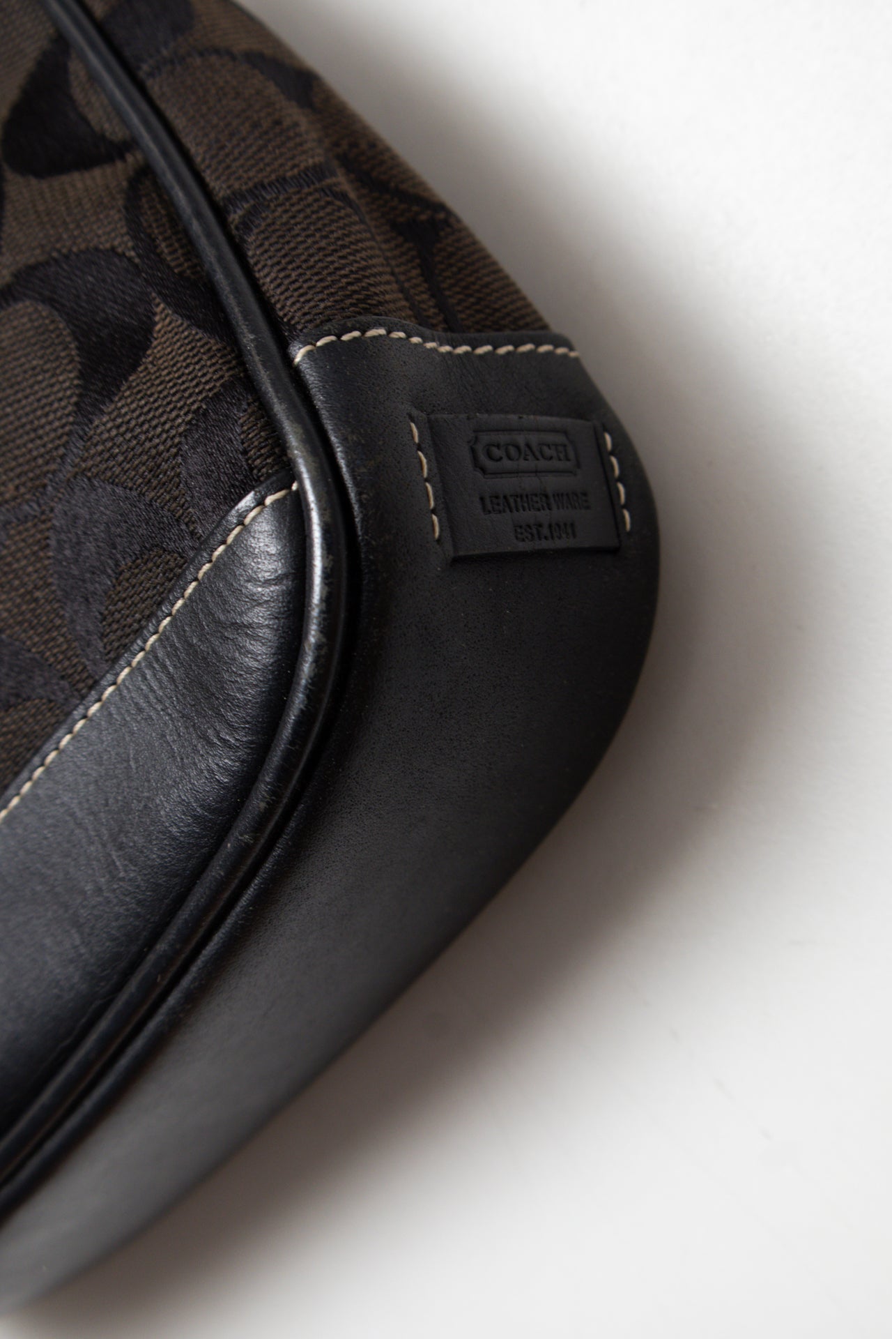 #188 Coach Shoulder Bag Black | c. 189 | Size