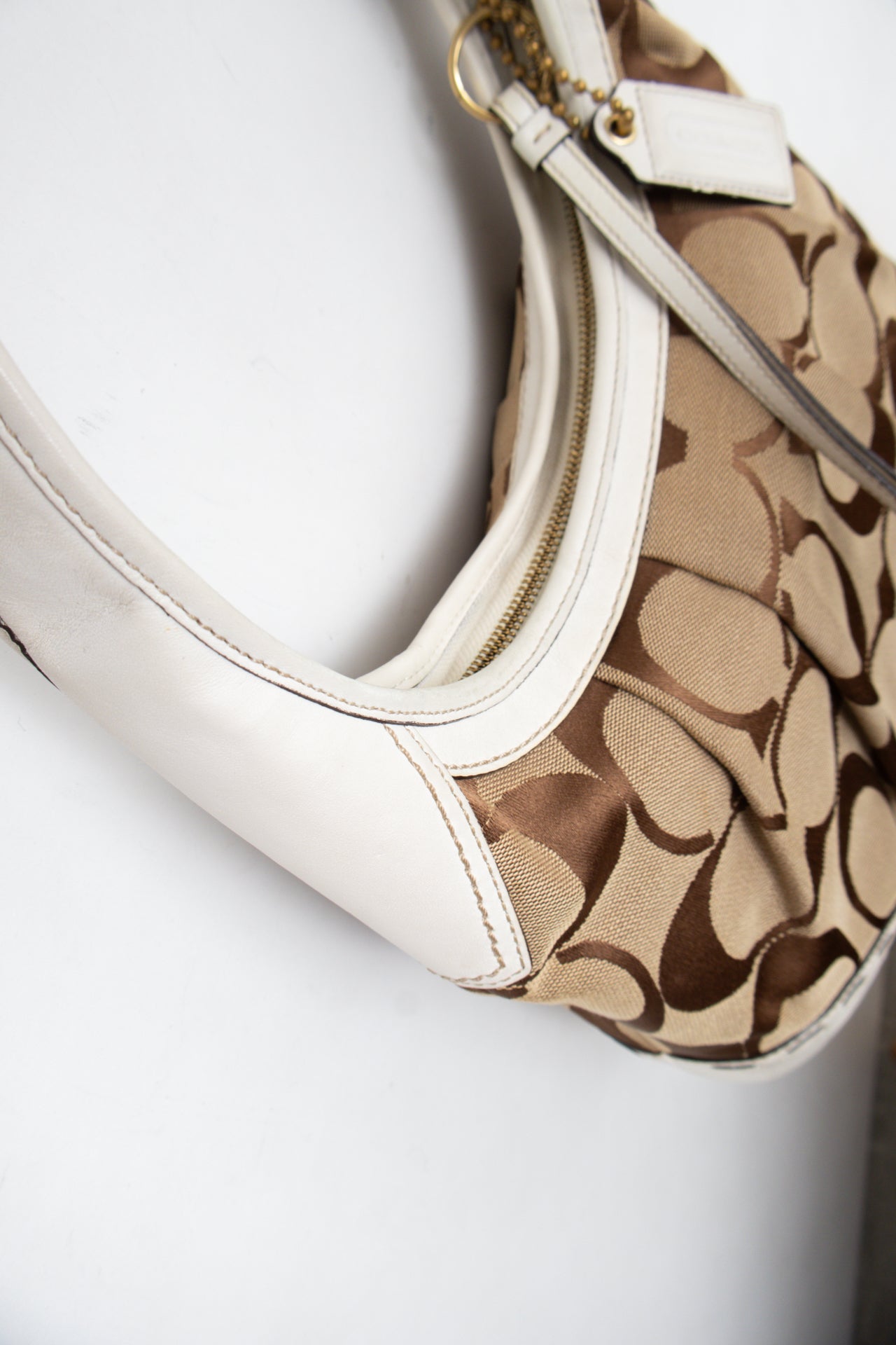 #194 Coach Shoulder Bag Brown | c. 202 | Size