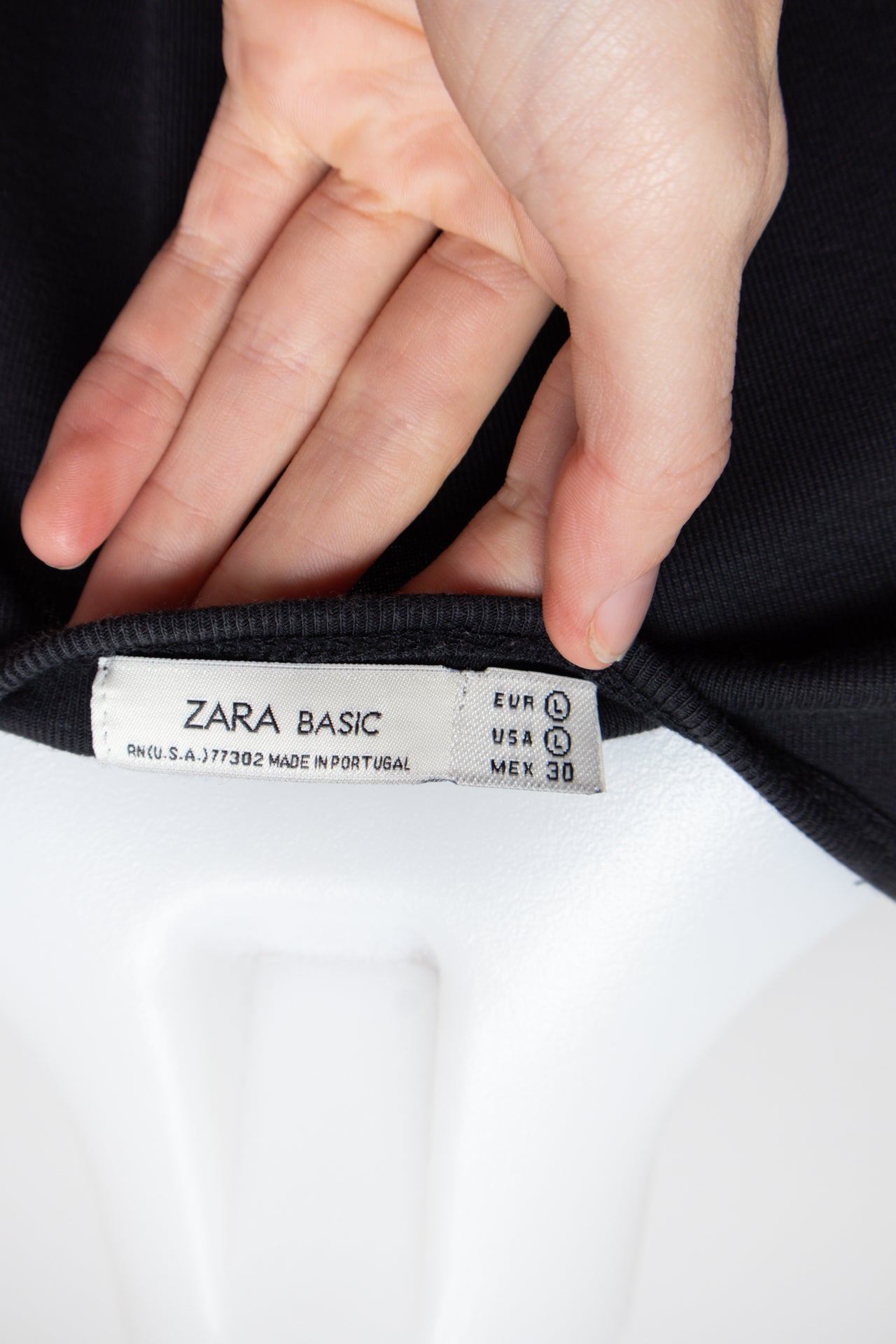 #44 Zara T-shirt Black | c. 191 | Size 12