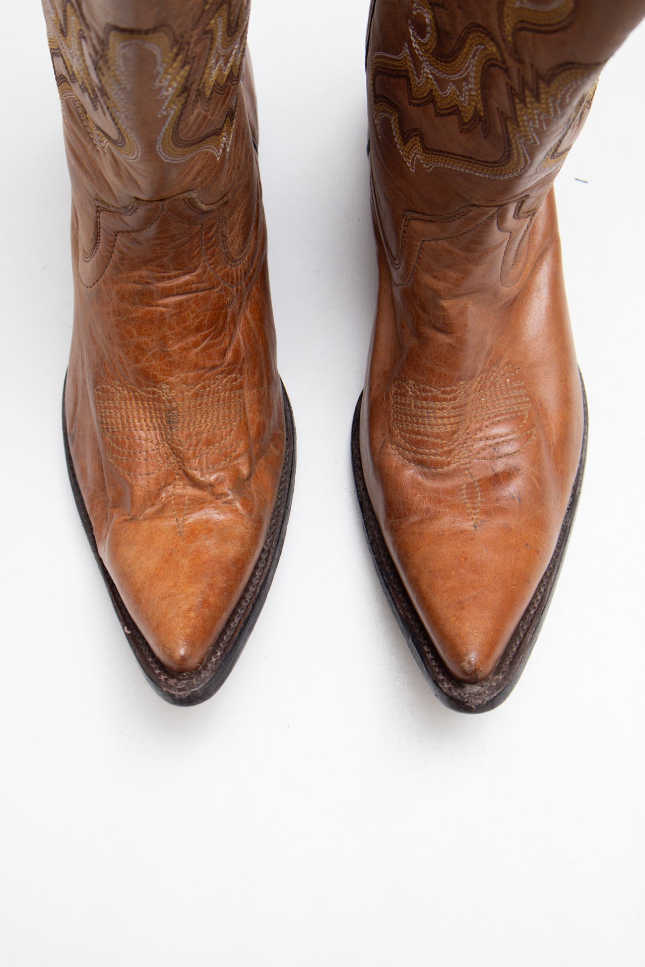 #156 None Brown | c. 201 | Size 7