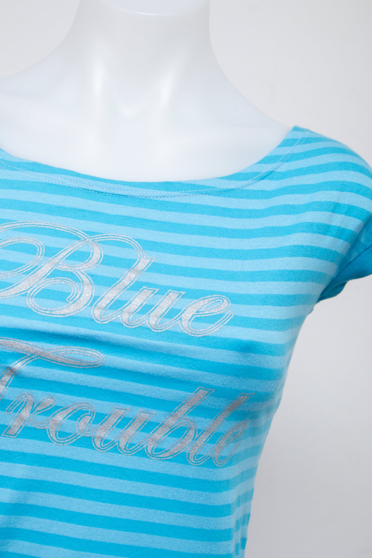 #042 Incandescence T-shirt Blue | c. 209 | Size 8