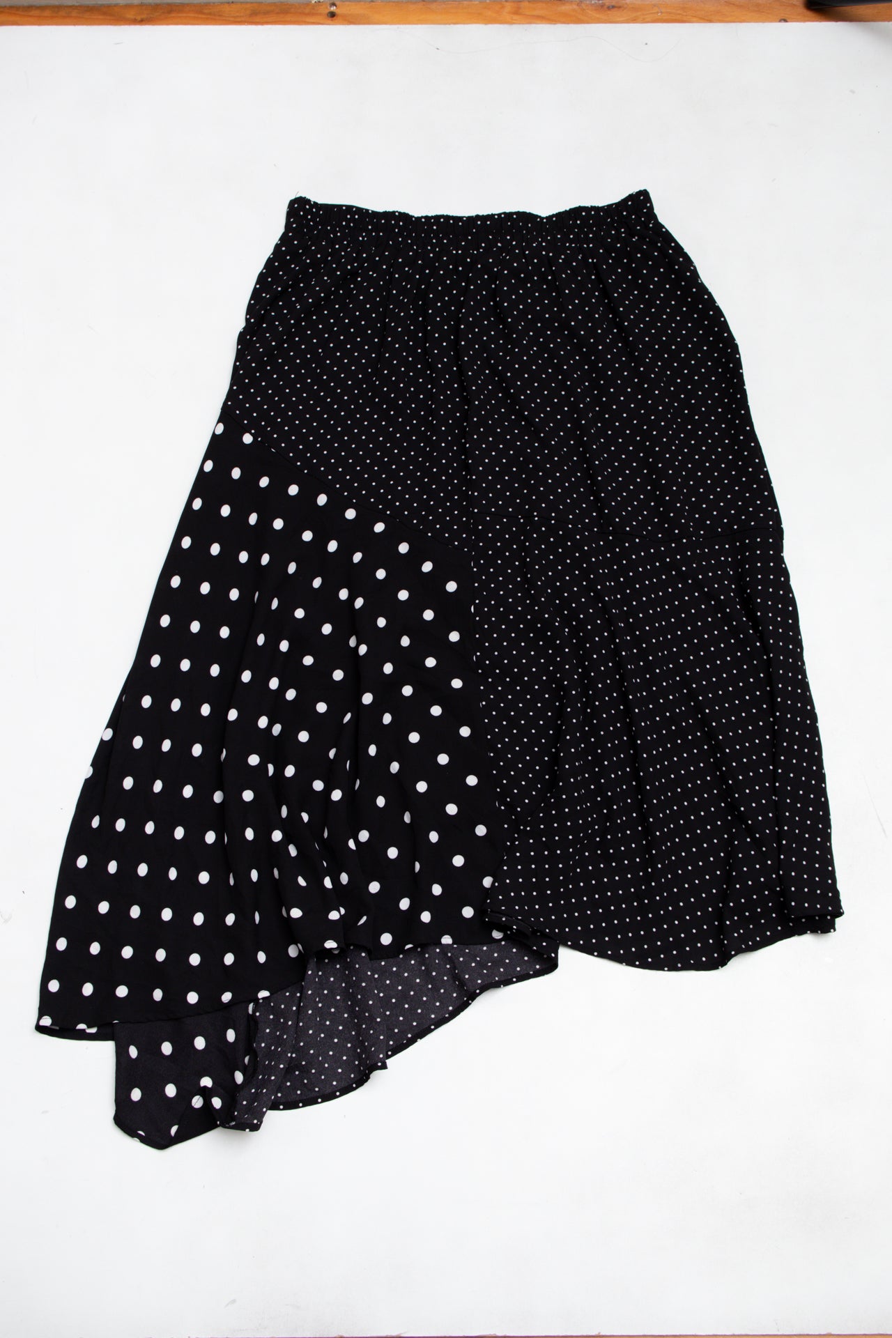 #167 Dr2 Skirt Black | c. 198 | Size 8/10