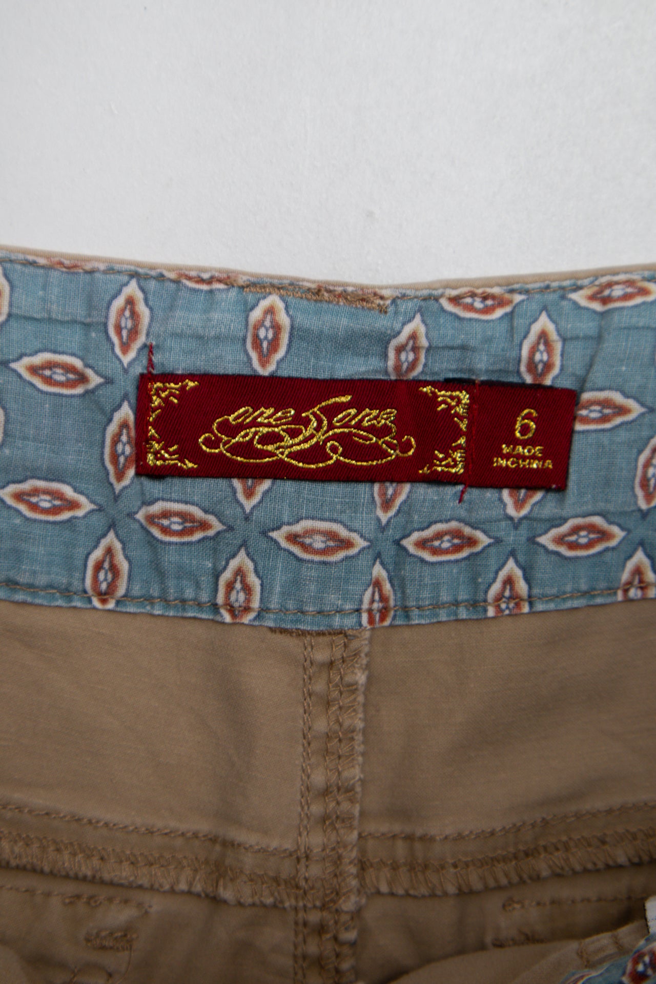#131 One Love Shorts Beige | c. 196 | Size 10