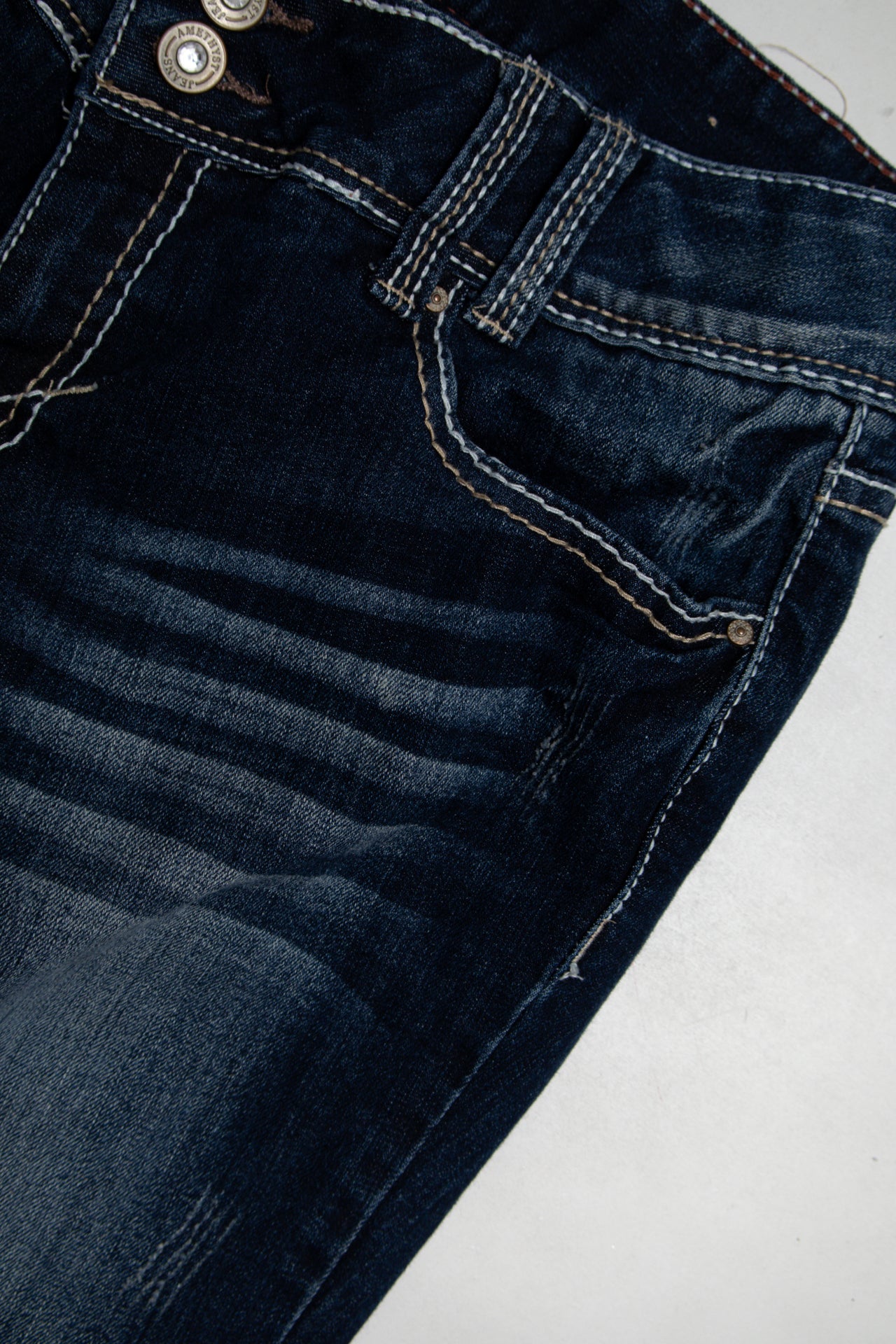 #144 Amethyst Jeans Blue | c. 197 | Size 8