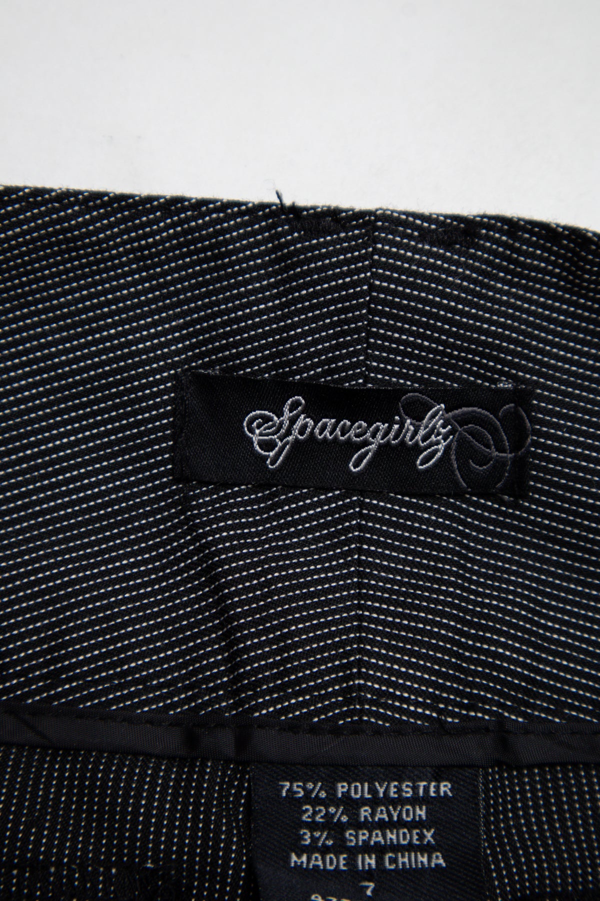 #100 Spacegirly Capris Black | c. 209 | Size 8