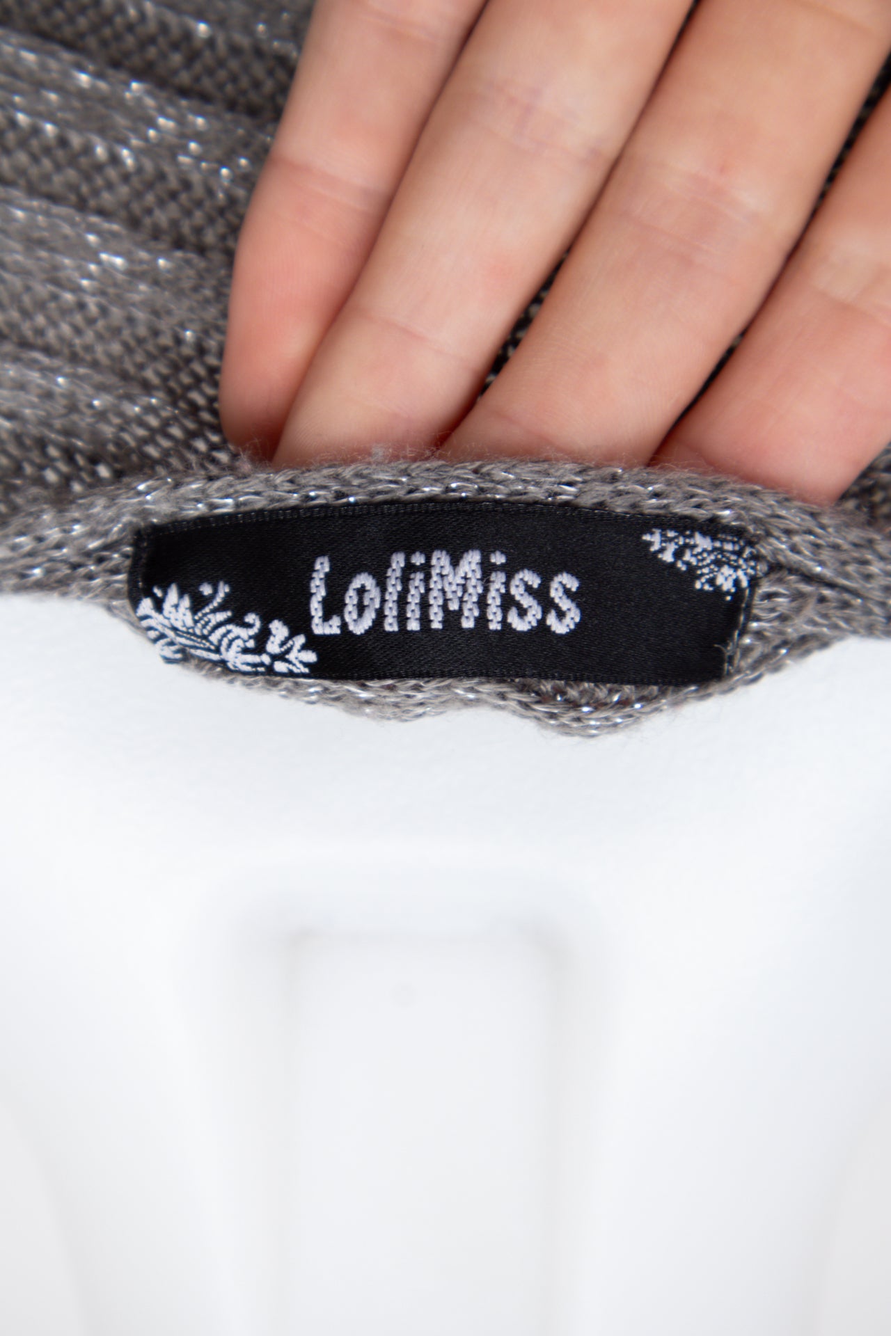 #118 Lolniss T-shirt Gray | c. 198 | Size 8