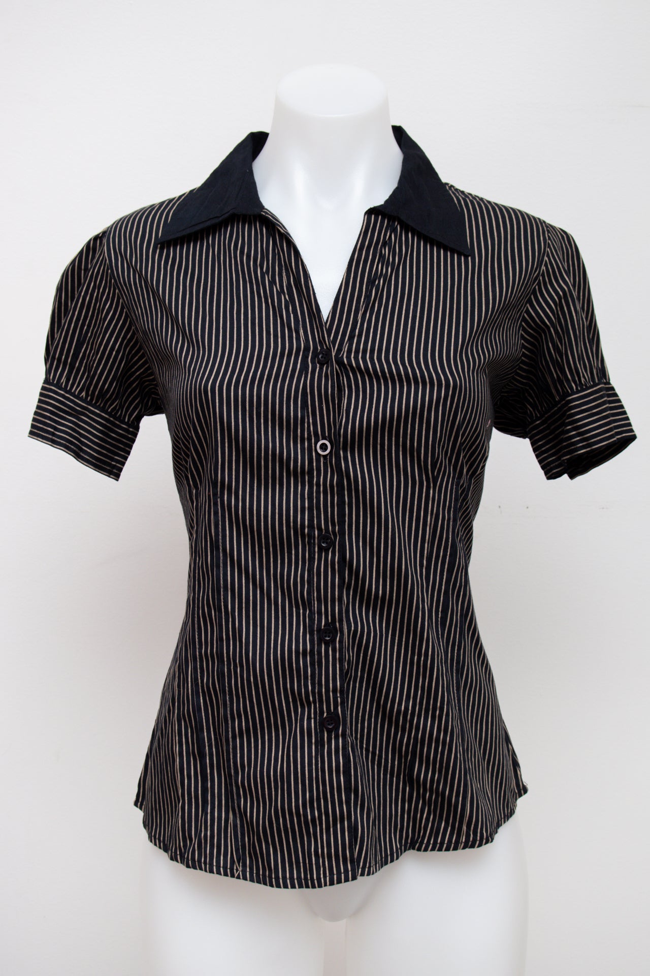 #102 Blu Label T-shirt Black | c. 194 | Size 10