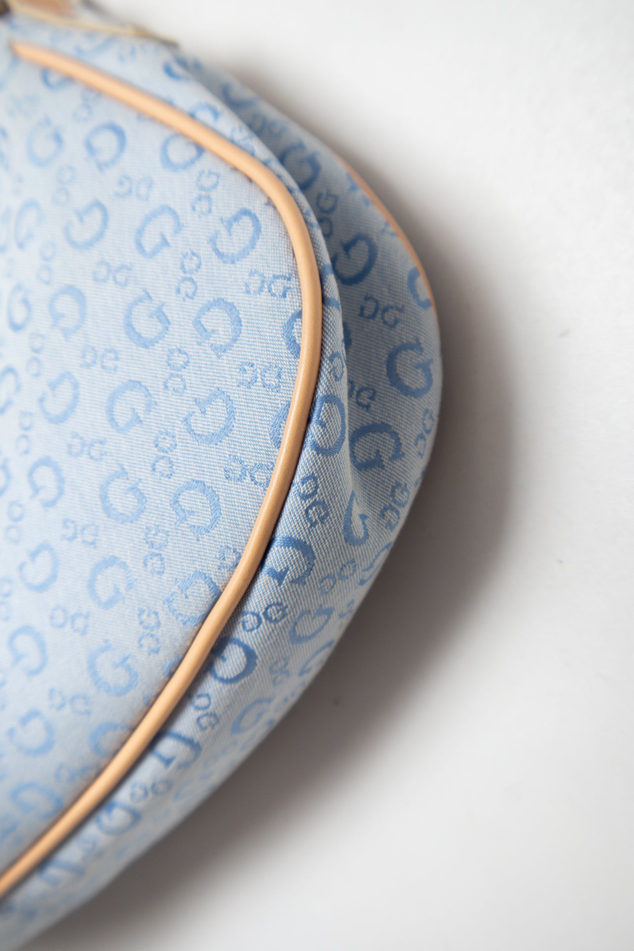 #163 Guess Shoulder Bag Blue | c. 180 | Size