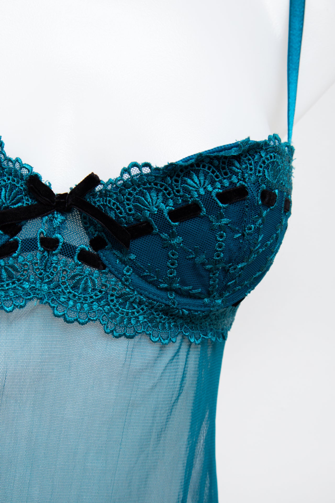 #03 Fredericks Camisole Green | c. 196 | Size 10B / 8
