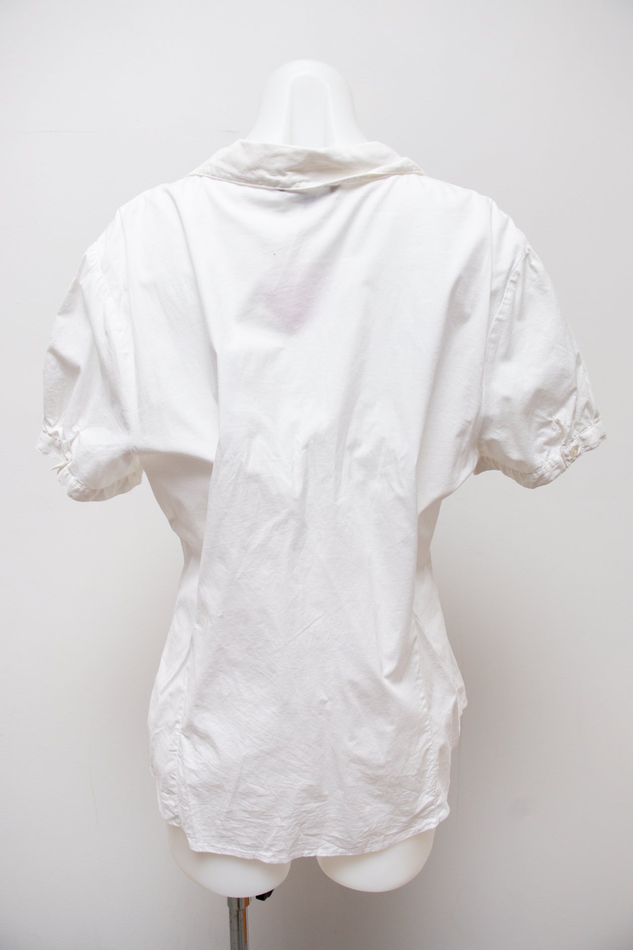 #35 George T-shirt White | c. 189 | Size 12/14