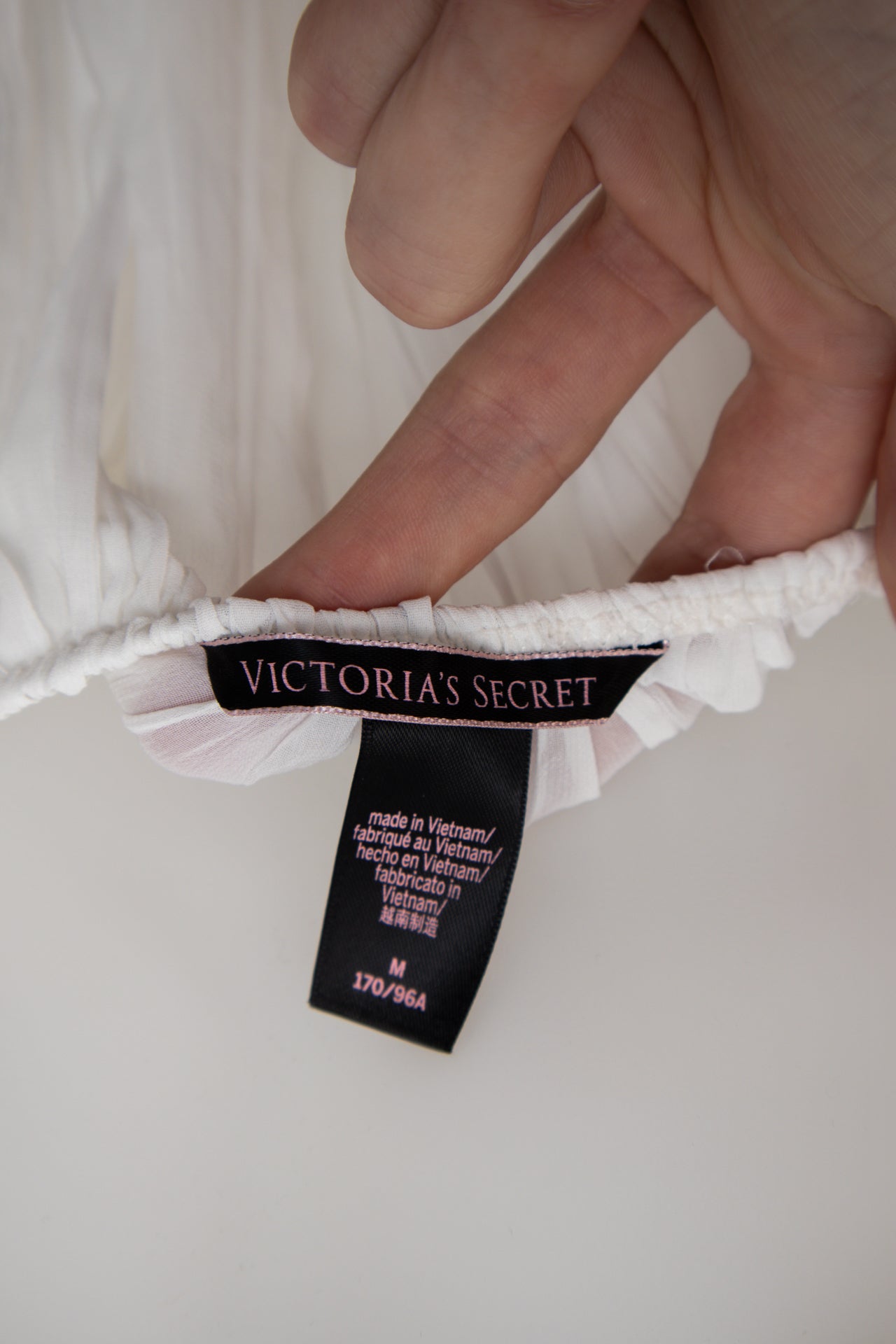 #25 Victoria's Secret Cami Top White | c. 196 | Size 10