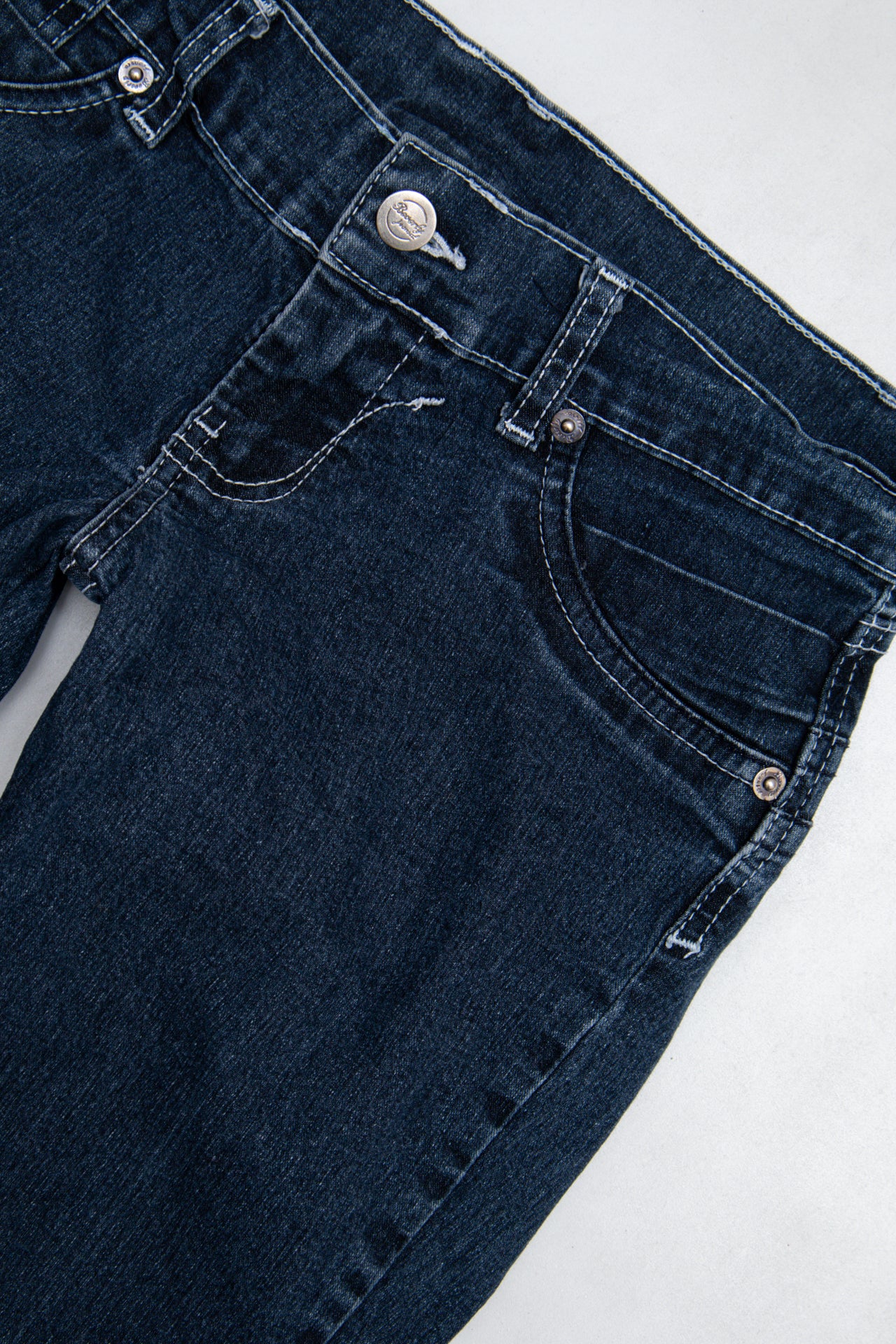 #195 Beverly Jeans Blue | c. 201 | Size 16.5
