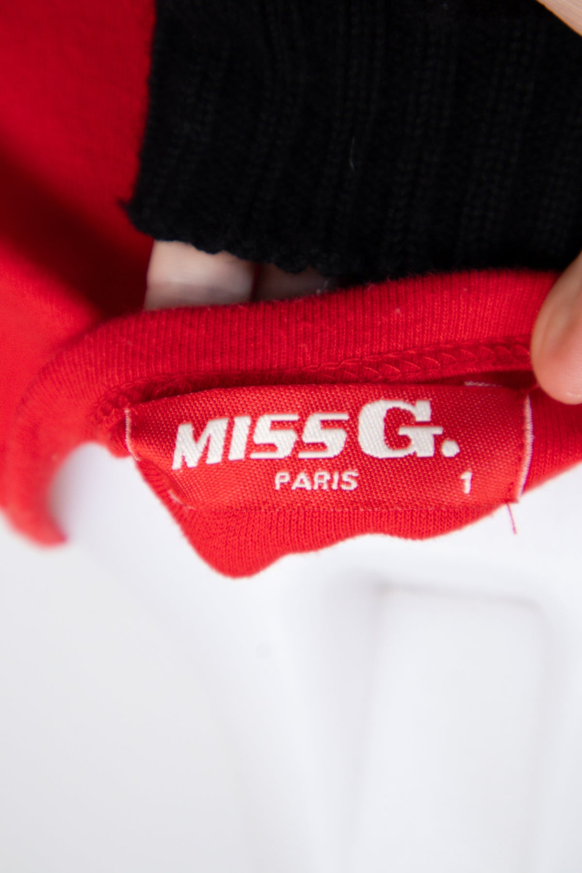 #086 Miss G. Paris T-shirt Red | c. 207 | Size 8
