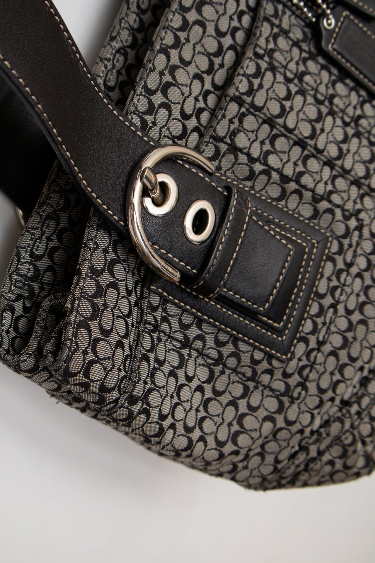 #207 Coach Shoulder Bag Black | c. 194 | Size