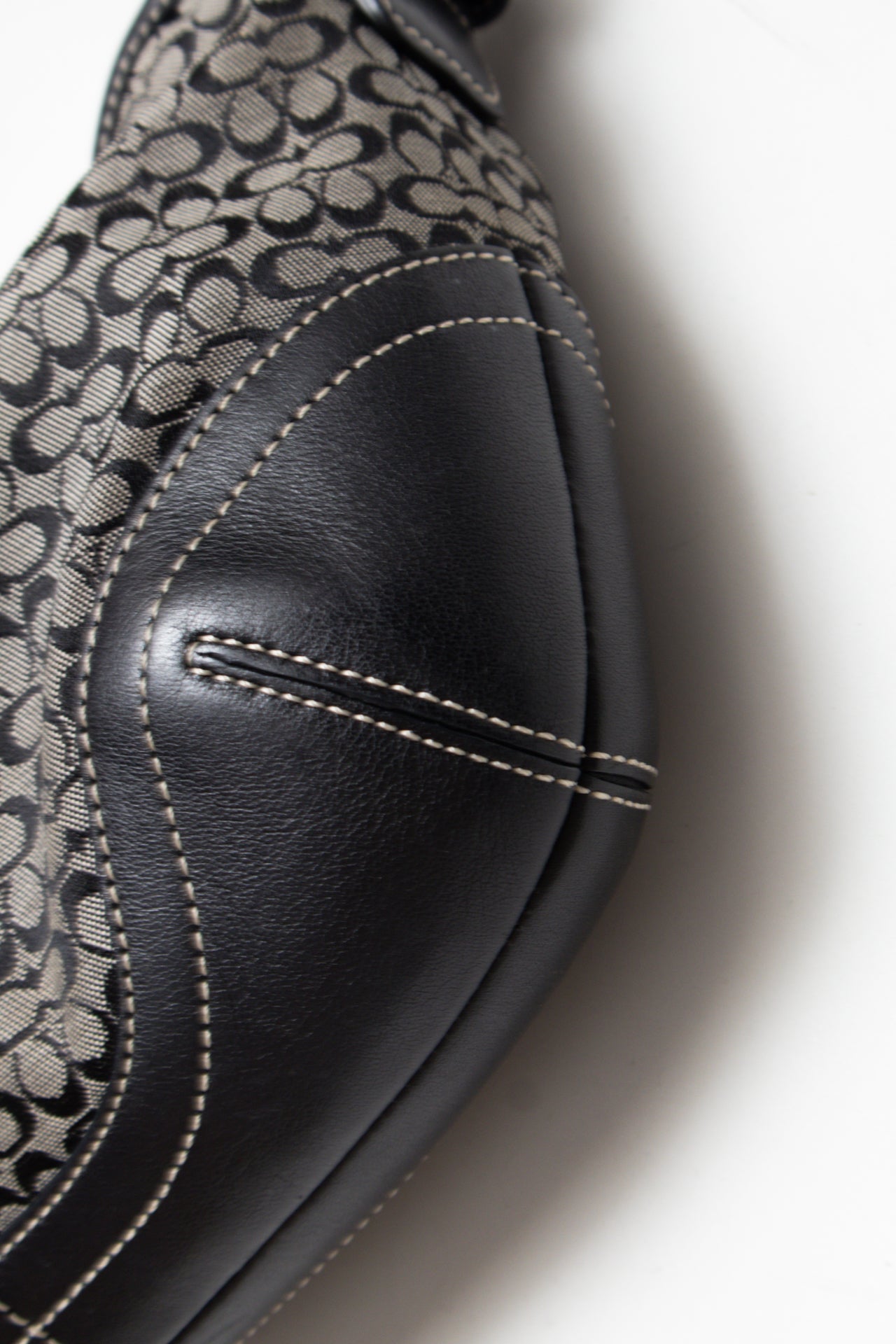 #169 Coach Shoulder Bag Black | c. 187 | Size