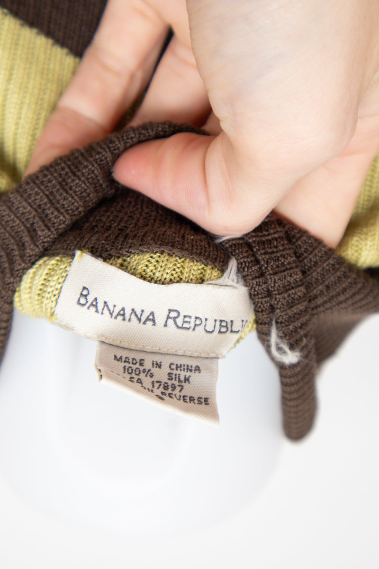 #64 Banana Republic Tank Top Brown | c. 195 | Size 8