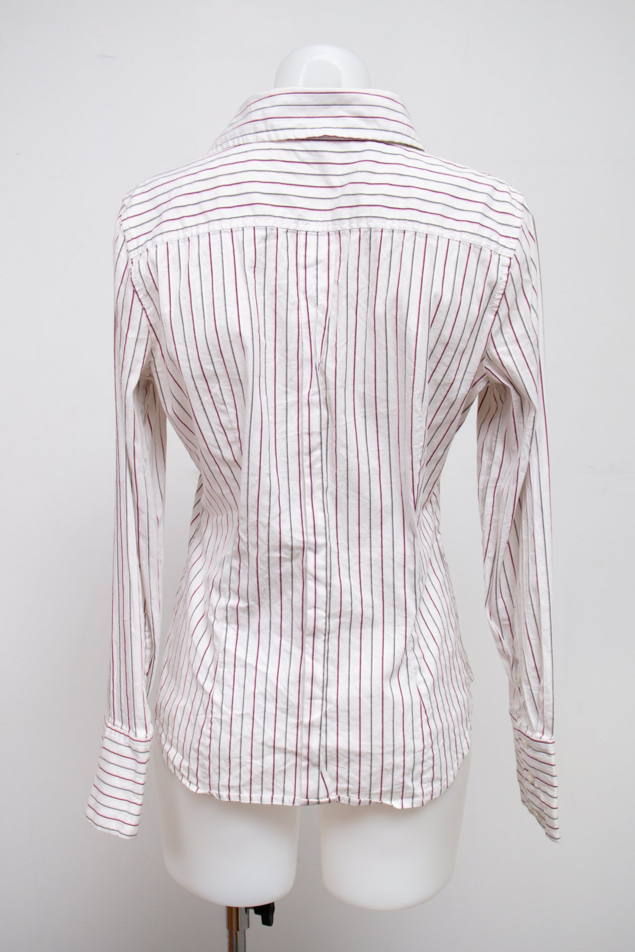 #052 Express Design Studio Long Sleeve White | c. 213 | Size 8
