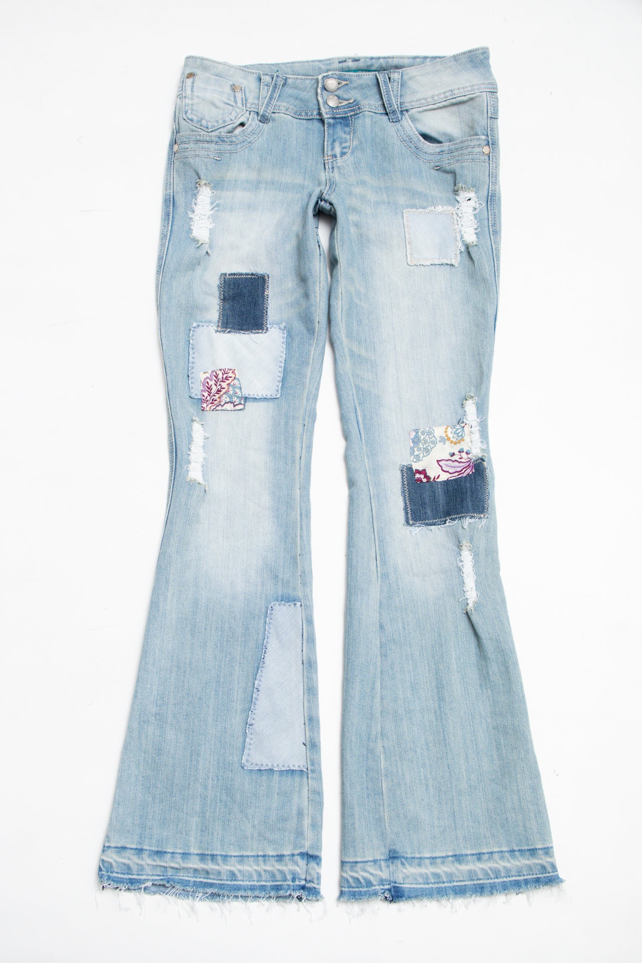 #067 Almost Famous Jeans Blue | c. 212 | Size 8