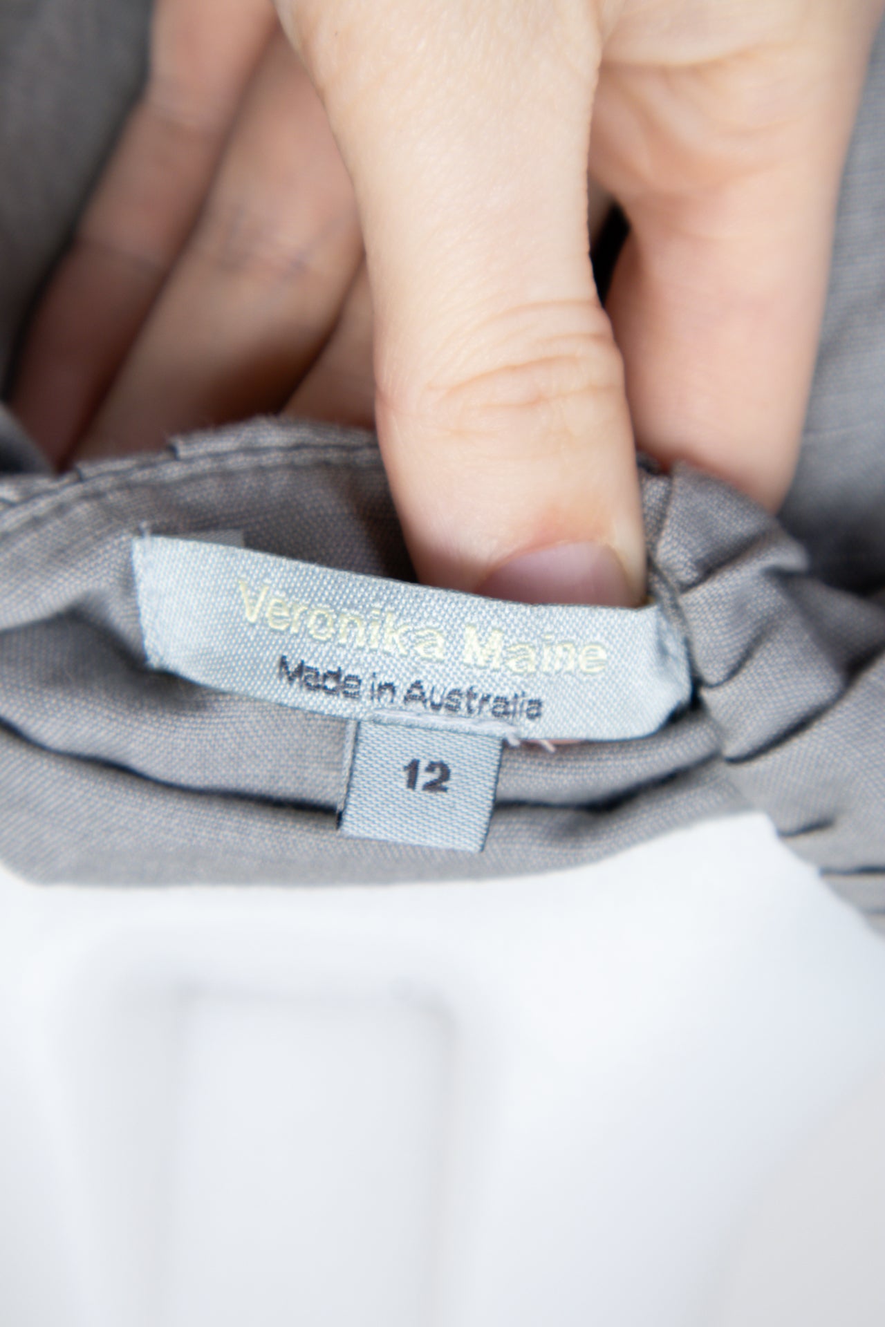 #096 Veronika Maine Camisole Top Gray | c. 200 | Size 12