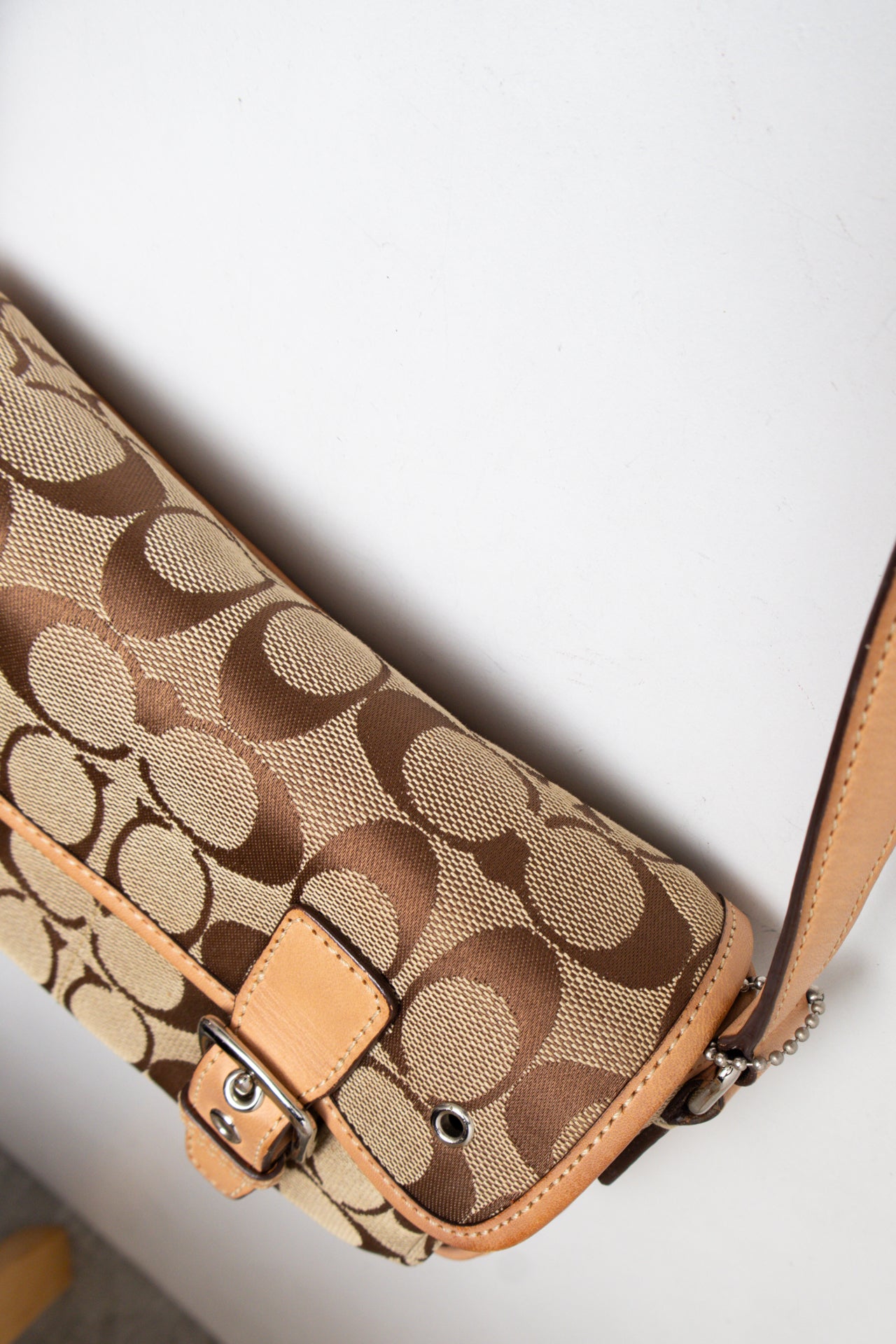 #198 Coach Shoulder Bag Brown | c. 202 | Size