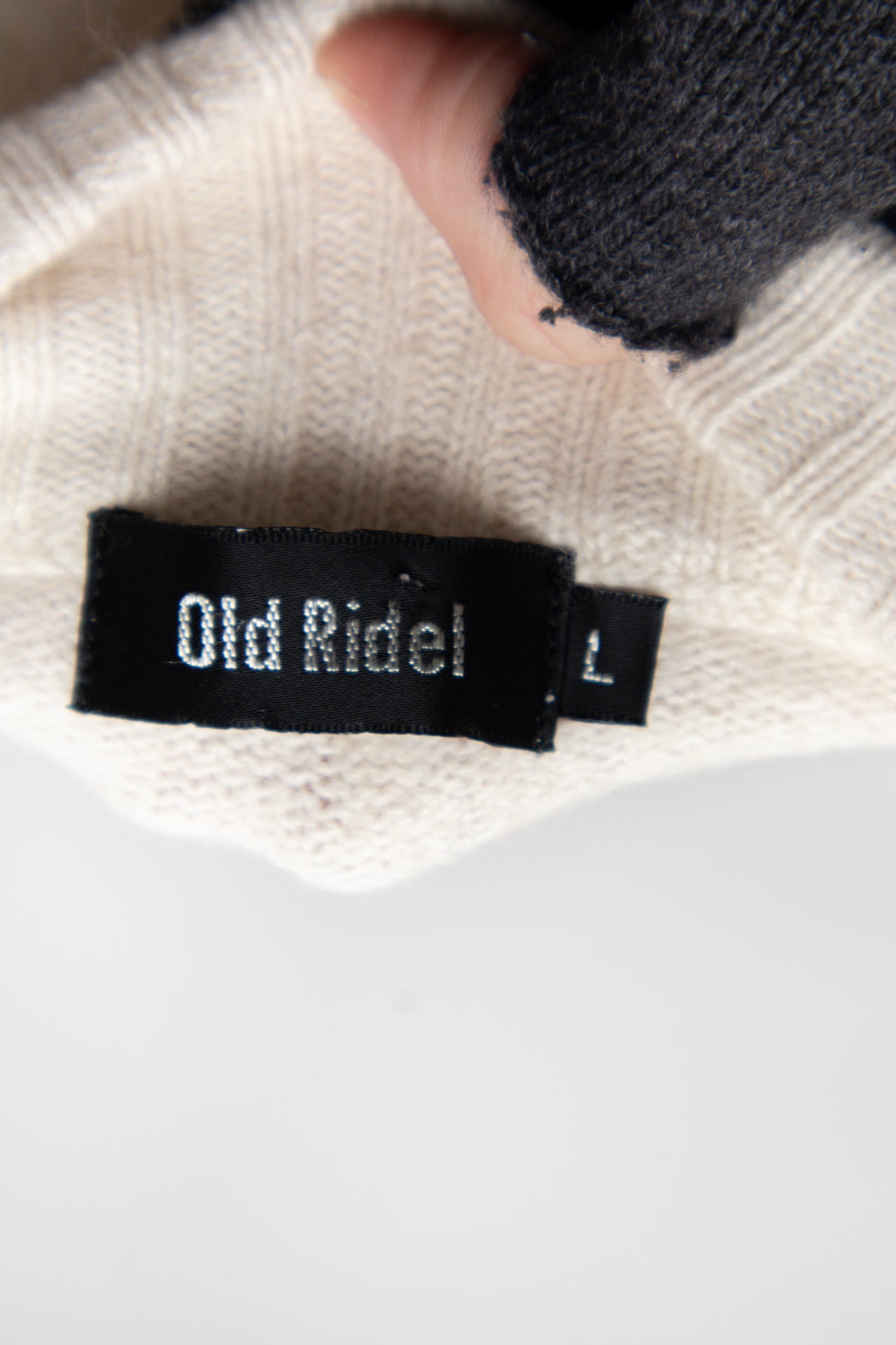 #127 Old Ridel T-shirt Beige | c. 191 | Size 8