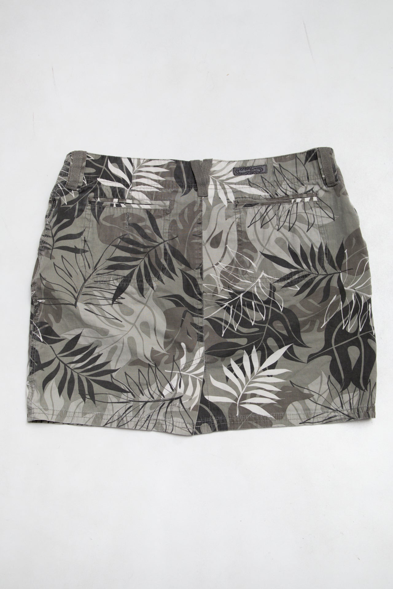 #141 Crazy Shirts Mini Skirt Gray | c. 196 | Size 8