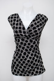 #028 George Short Sleeve Black | c. 209 | Size 12