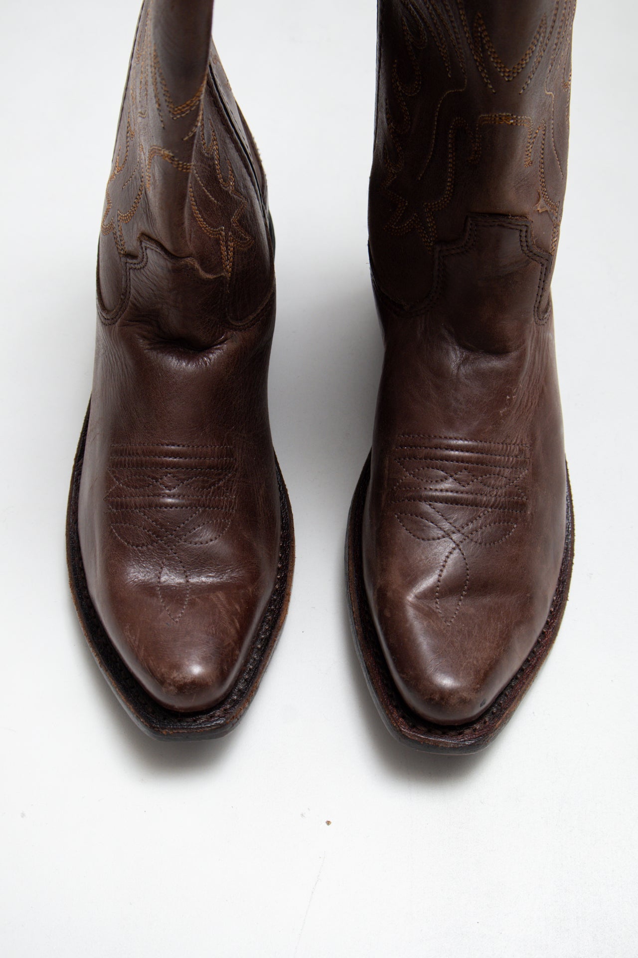 #73 Brown | c. | Size 6