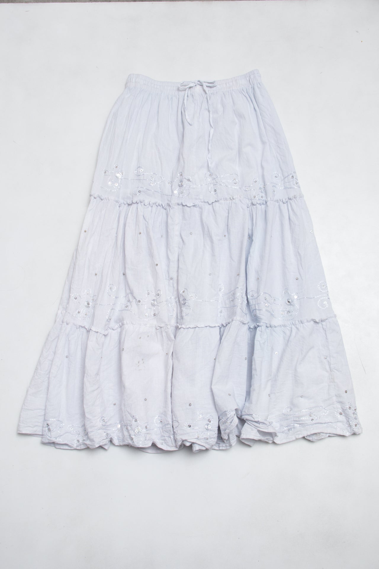 #144 2nvu Skirt White | c. 202 | Size 4