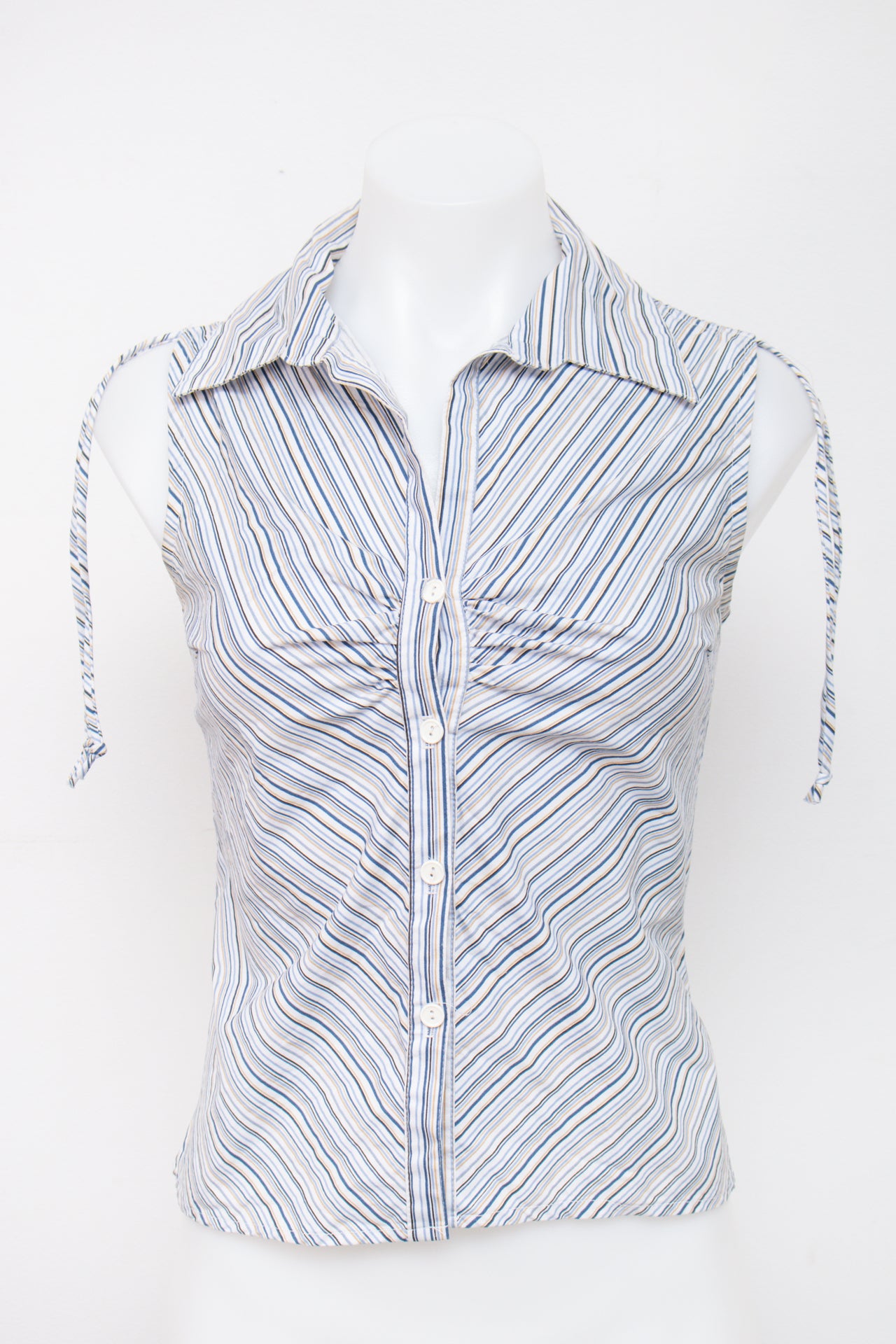 #72 579 Tank Top White | c. 195 | Size 6