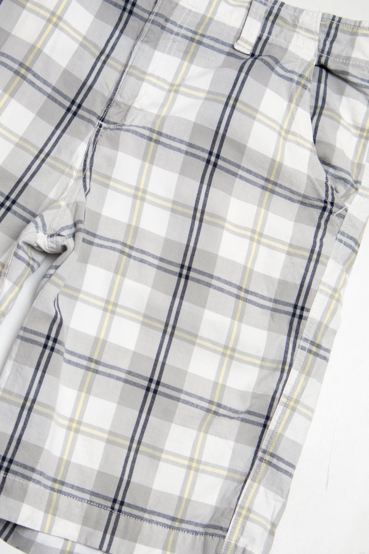 #144 Urban Pipeline Shorts White | c. 203 | Size 14
