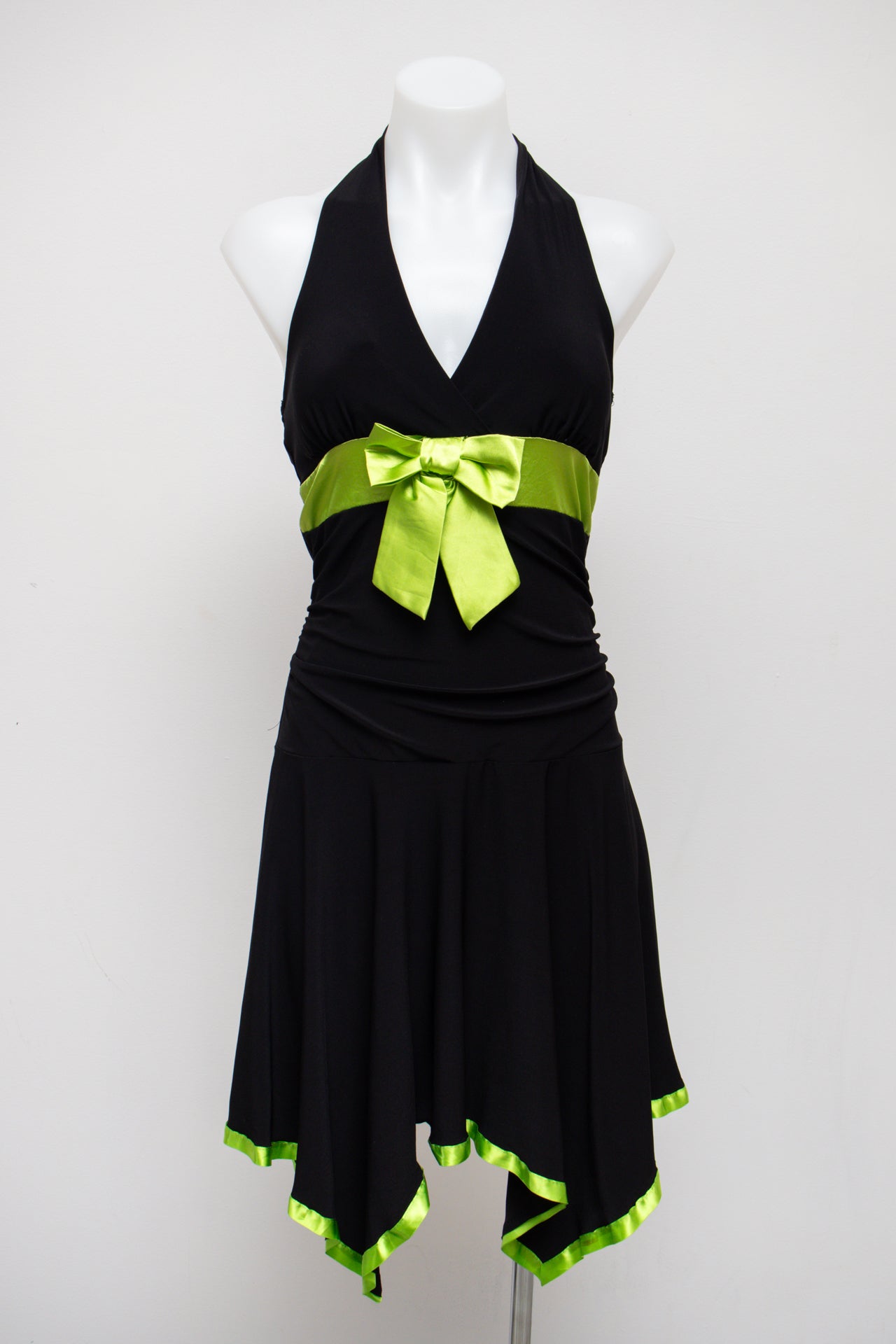 # Taboo Halter Top Black | c. | Size 10