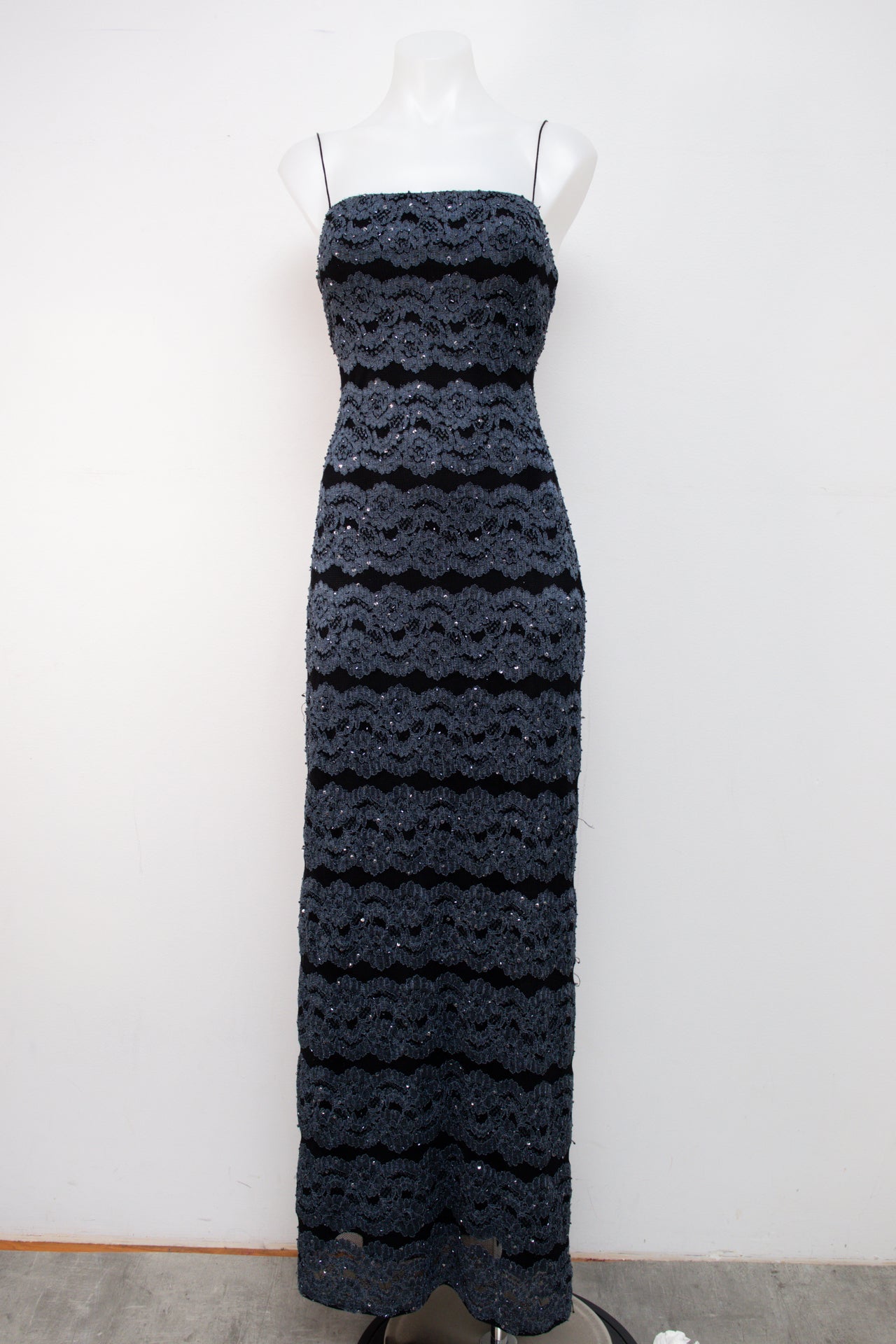 #180 Dress Black | c. 205 | Size 8