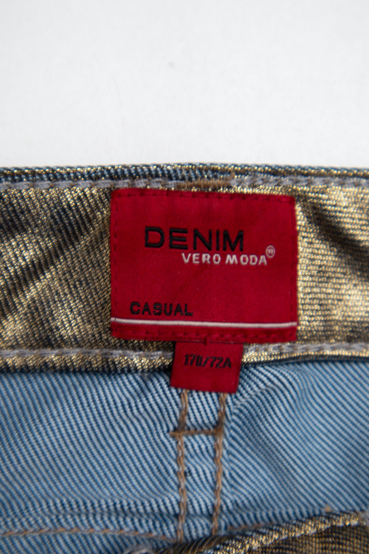 #198 Vero Moda Mini Skirt Gold | c. 199 | Size 8