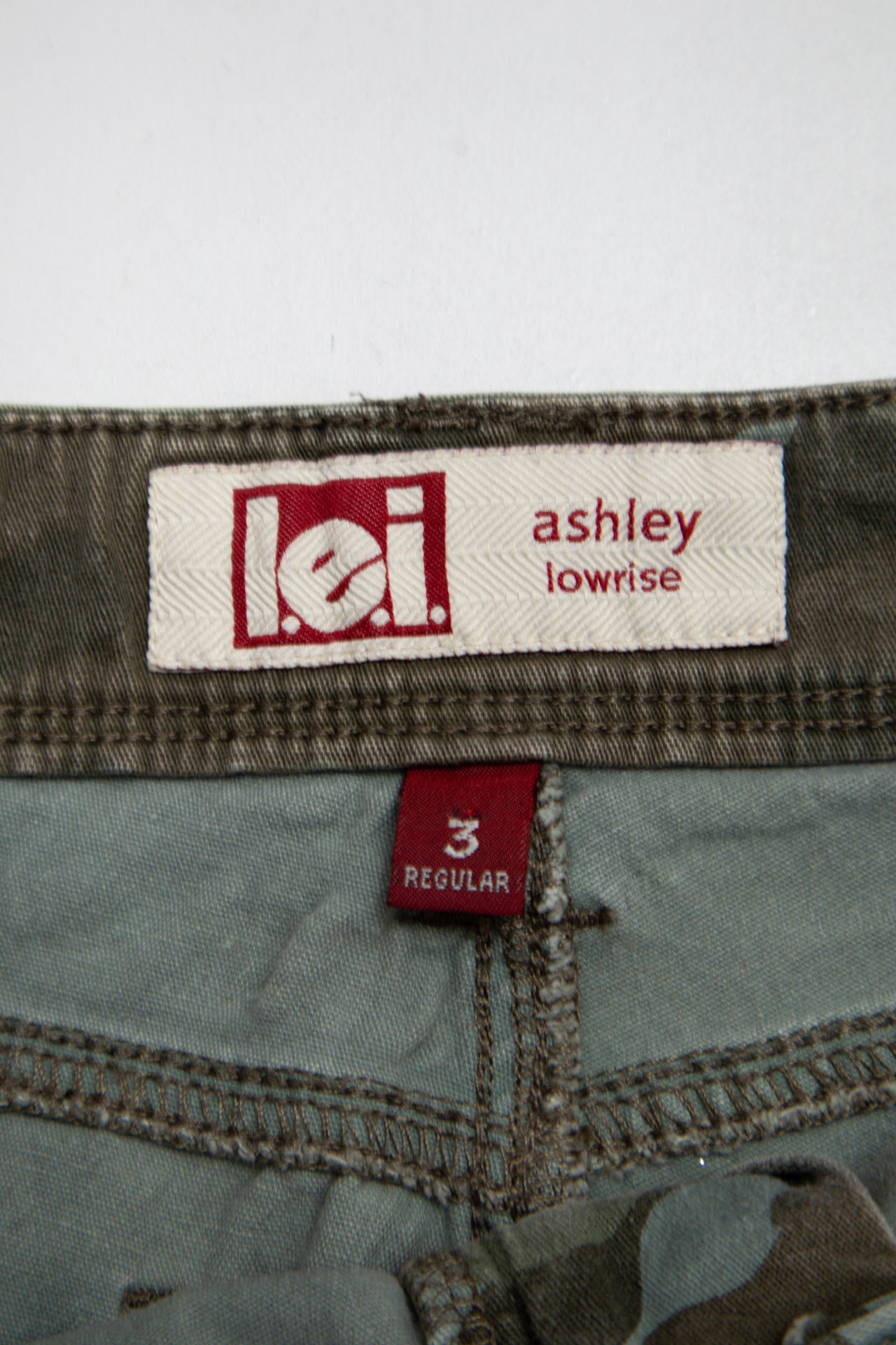 #135 Lei Ashley Denim Shorts Green | c. 196 | Size 6