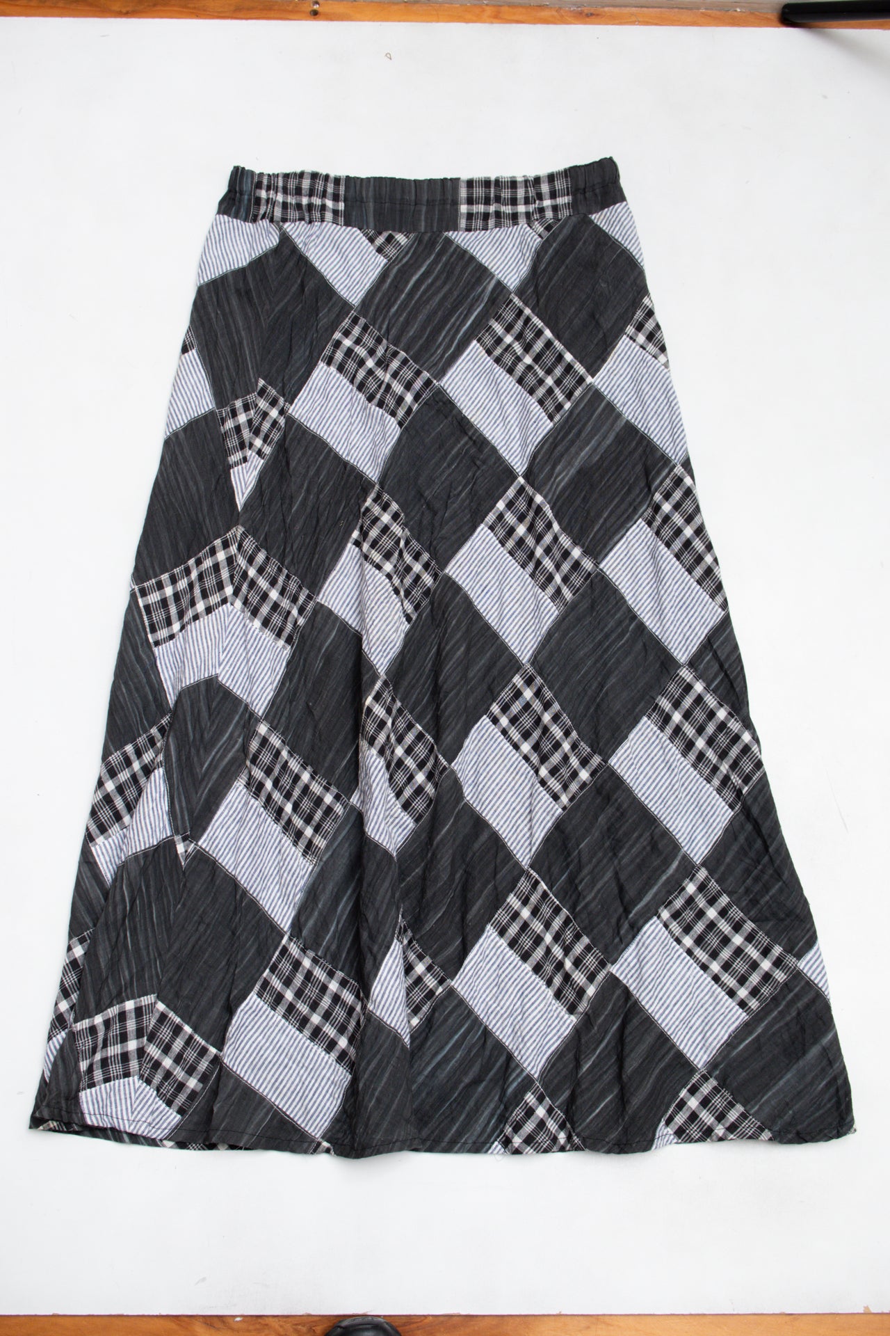 #185 Skirt Black | c. 198 | Size 8