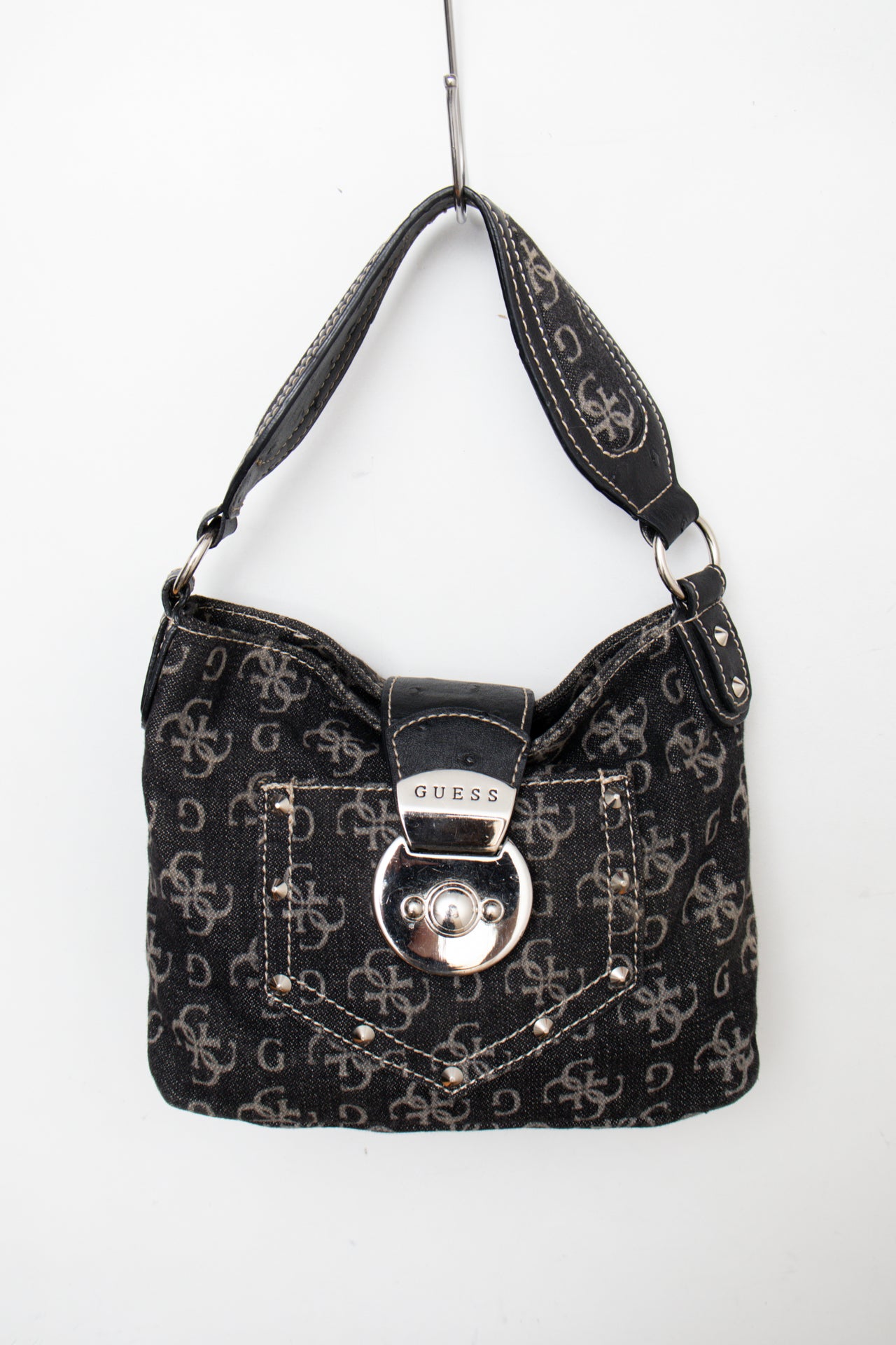 #173 Guess Shoulder Bag Black | c. 206 | Size