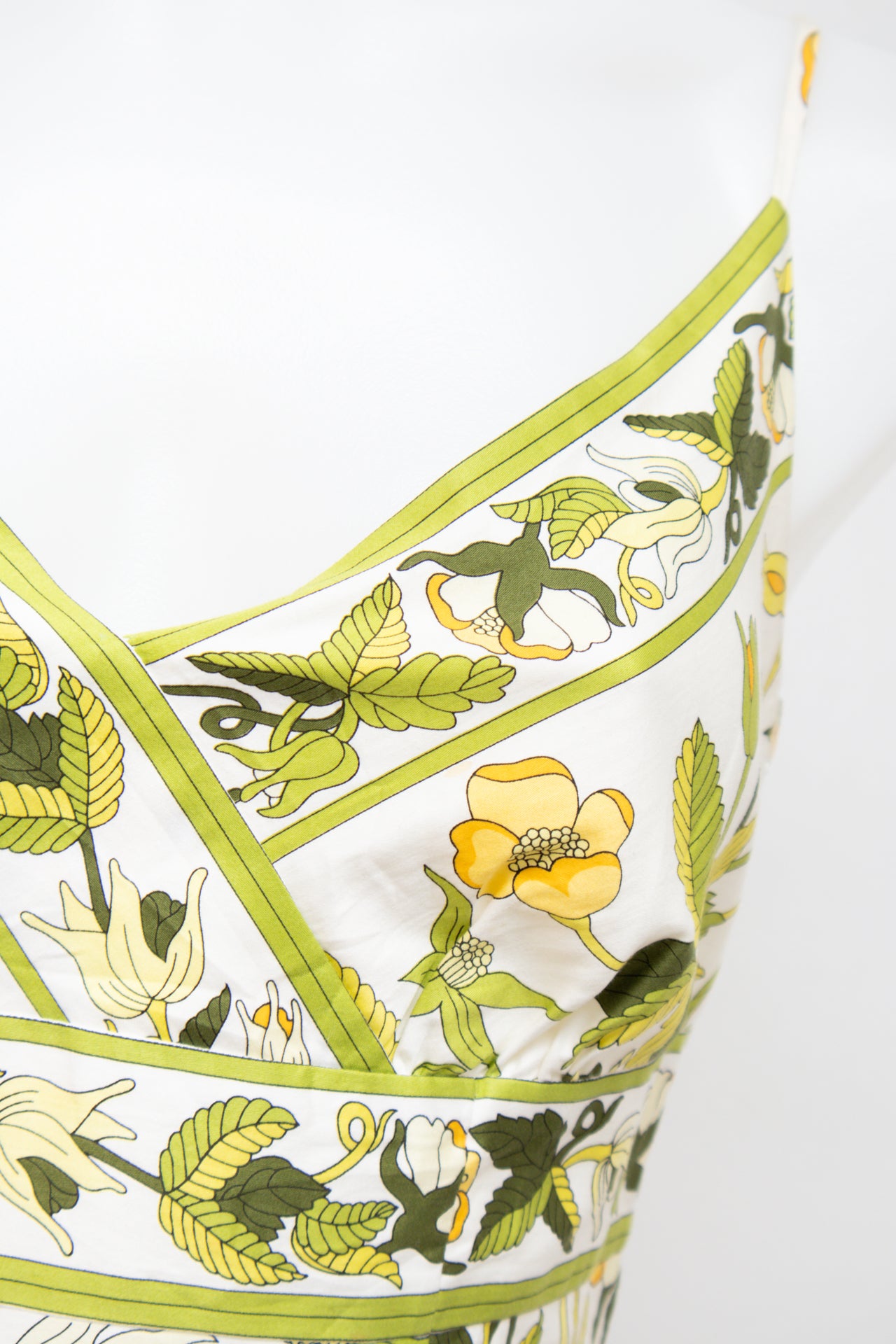 #49 Ann Taylor Cami Top White | c. 197 | Size 6