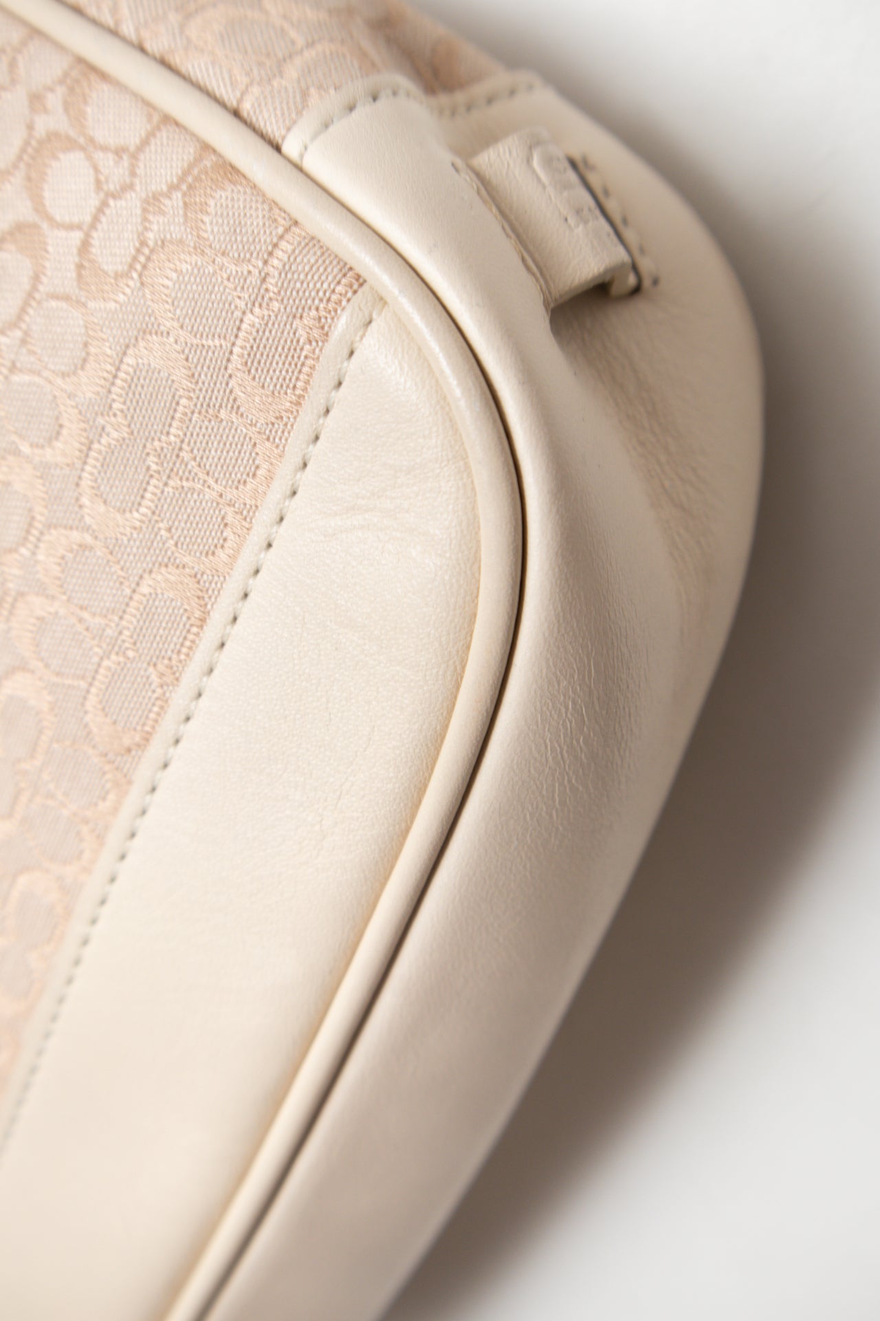 #210 Coach Shoulder Bag Beige | c. 190 | Size