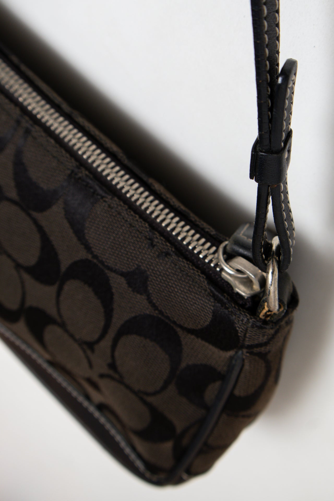 #188 Coach Shoulder Bag Black | c. 189 | Size