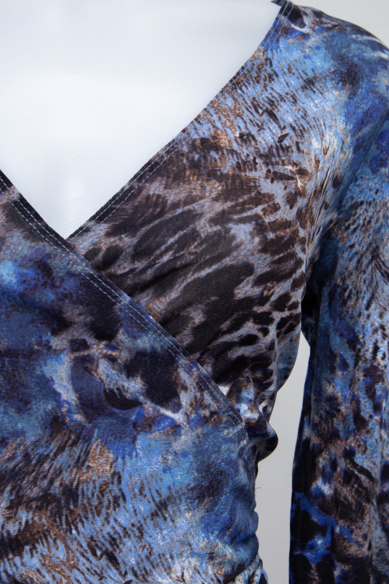 #070 Karen Kane T-shirt Blue | c. 200 | Size 10/12