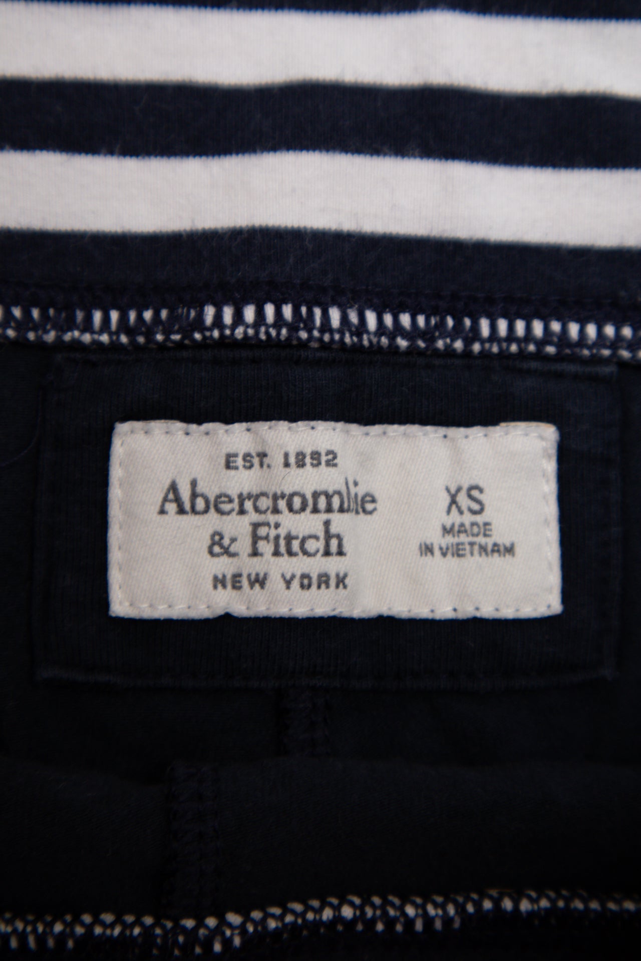 #126 Abercrombie & Fitch Pants Navy | c. 202 | Size 4