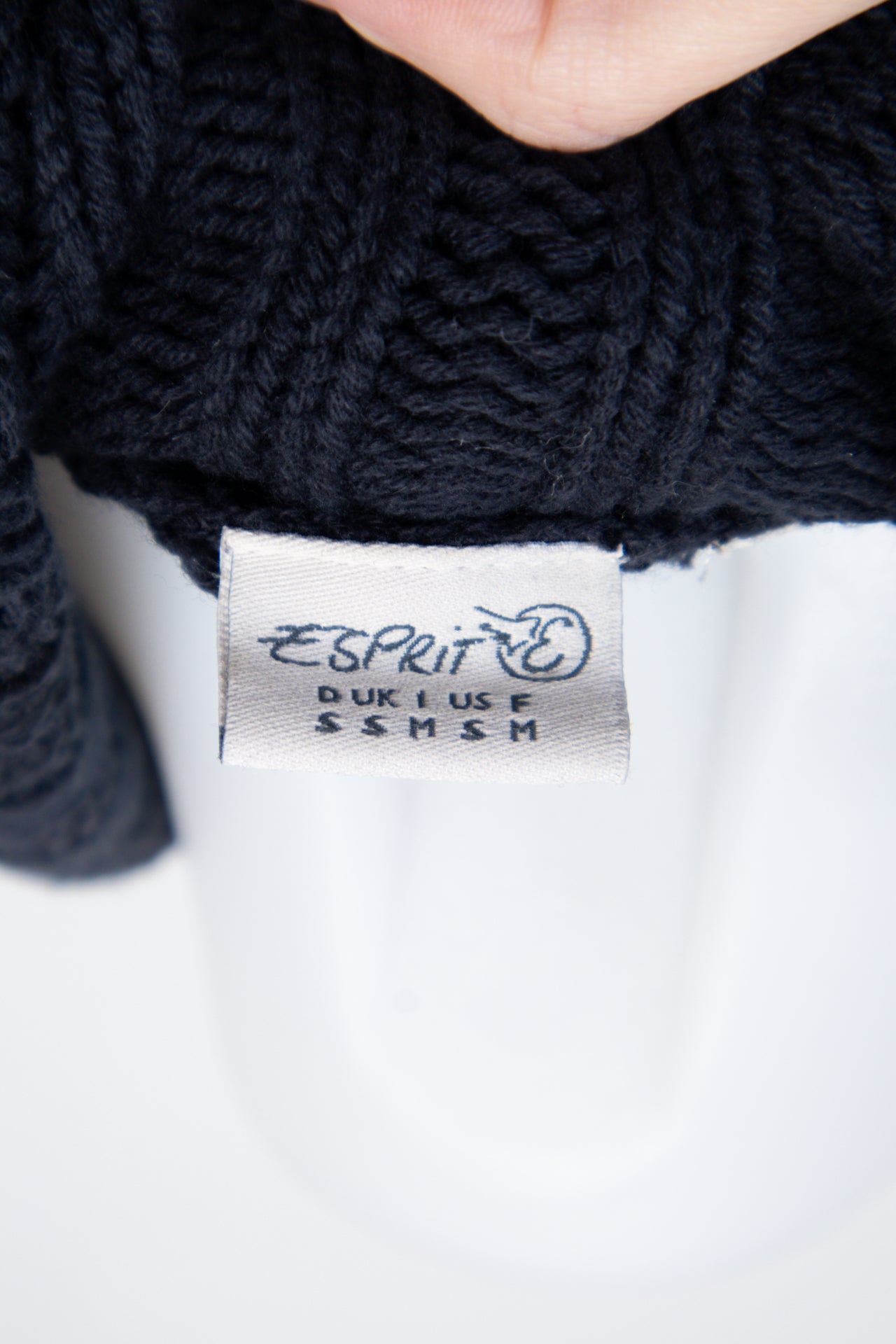 #104 Esprit T-shirt Navy | c. 207 | Size 10