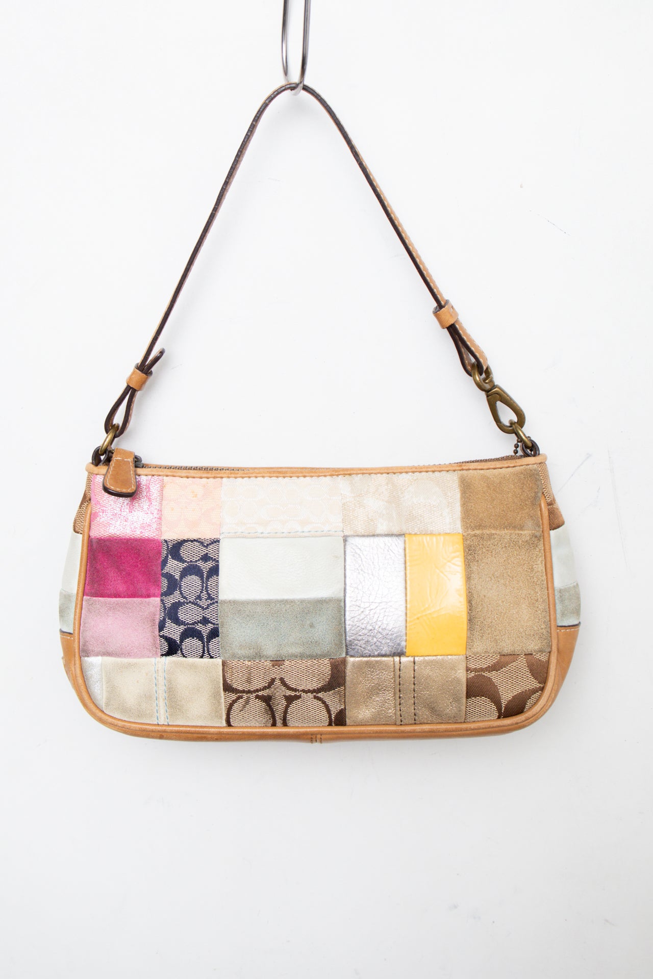 #199 Coach Shoulder Bag Beige | c. 203 | Size