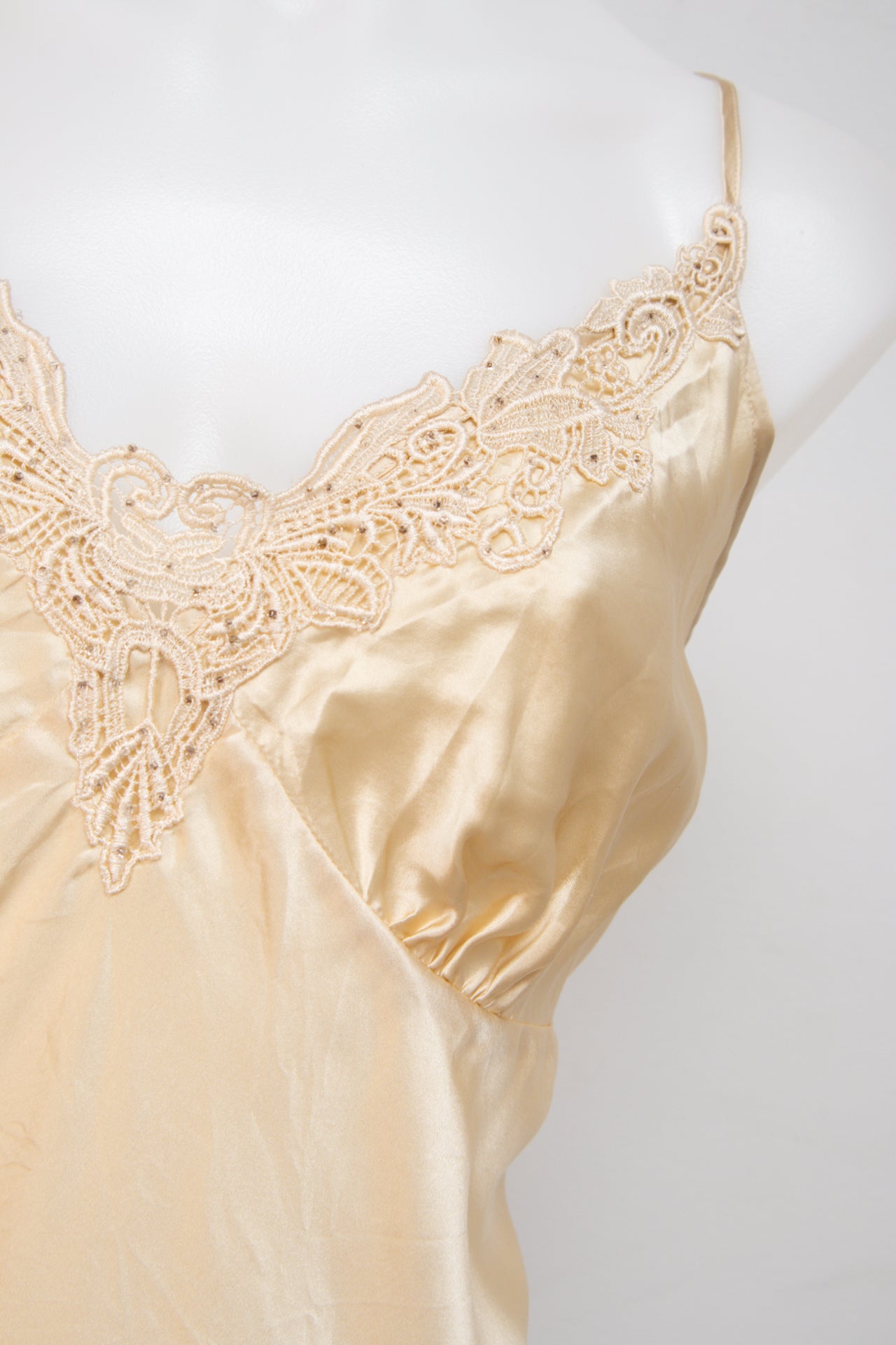 #016 Worthington Camisole Beige | c. 199 | Size 14/16