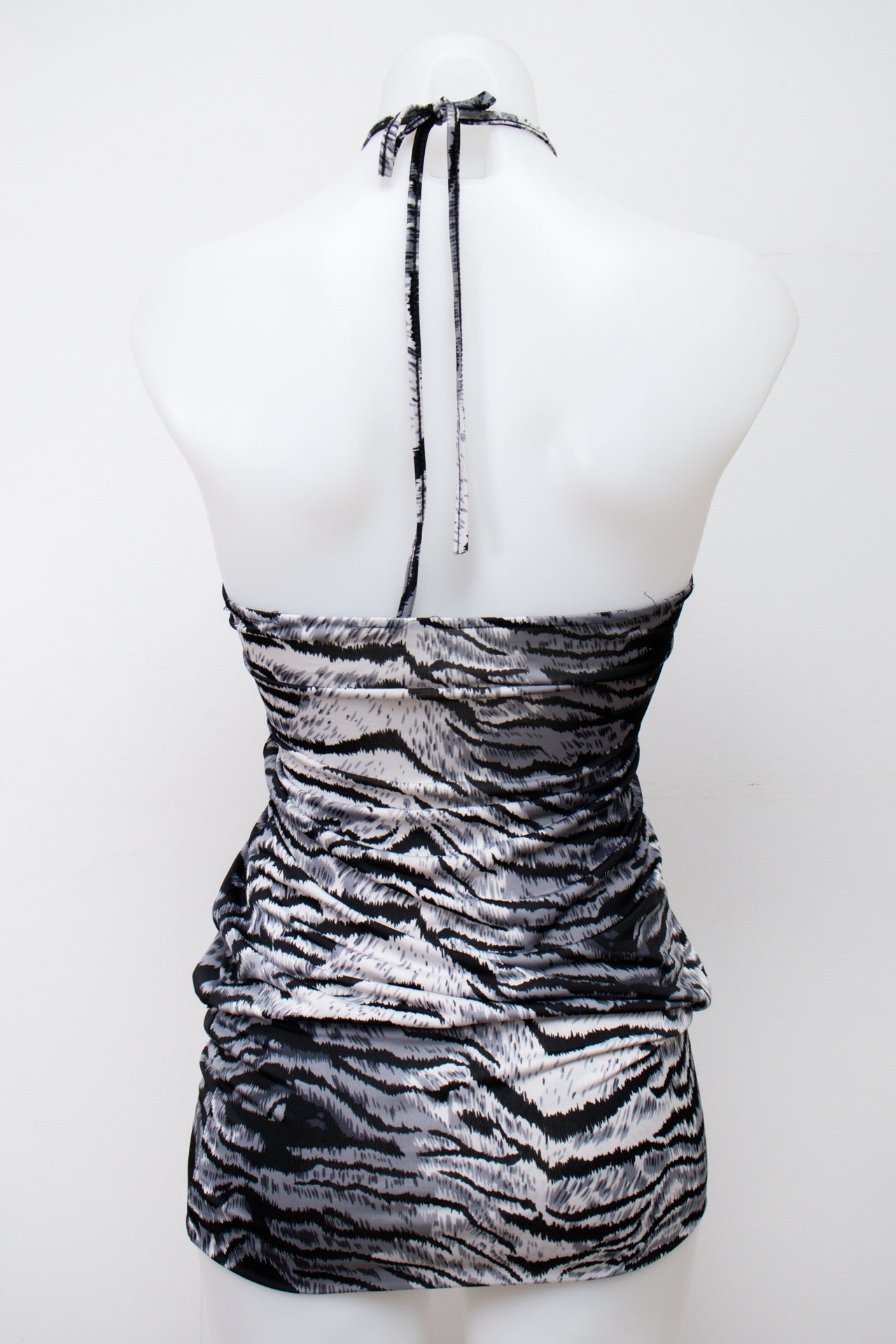 #81 Halter Top Black | c. 198 | Size 8