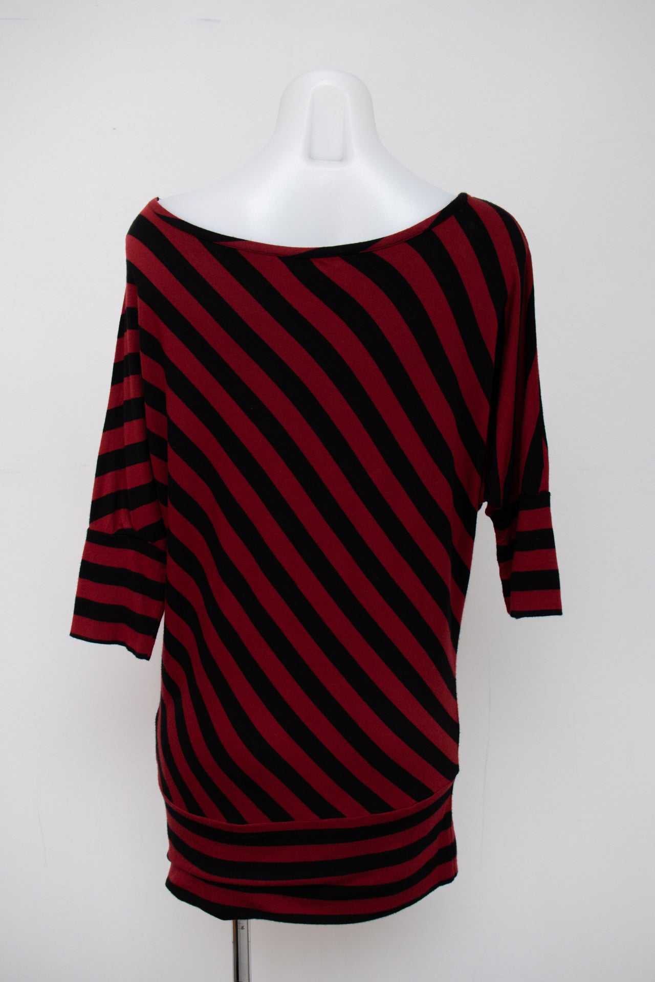 #60 Clock House T-shirt Red | c. 195 | Size 10